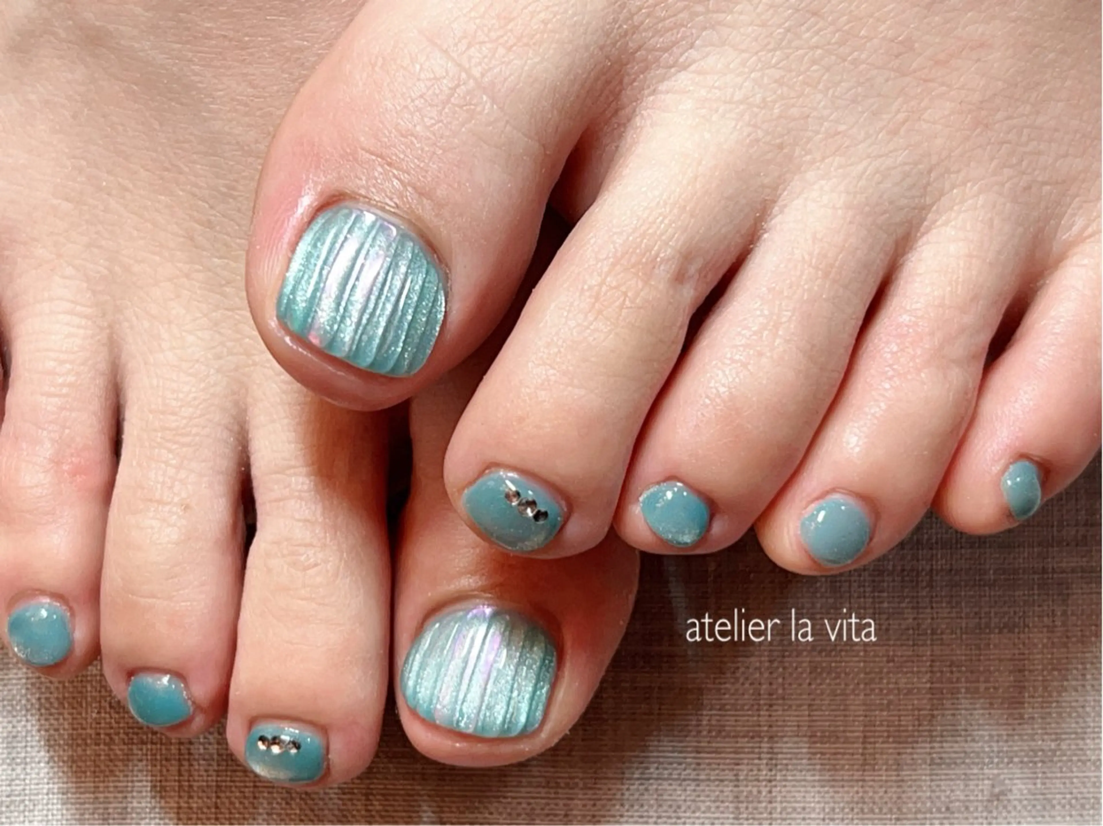ネイル フットネイル 氷ネイル・うるうるネイル マグネットネイル メンズネイル ミラーネイル atelier la vita所属・lavita. mimuraのネイルデザイン
