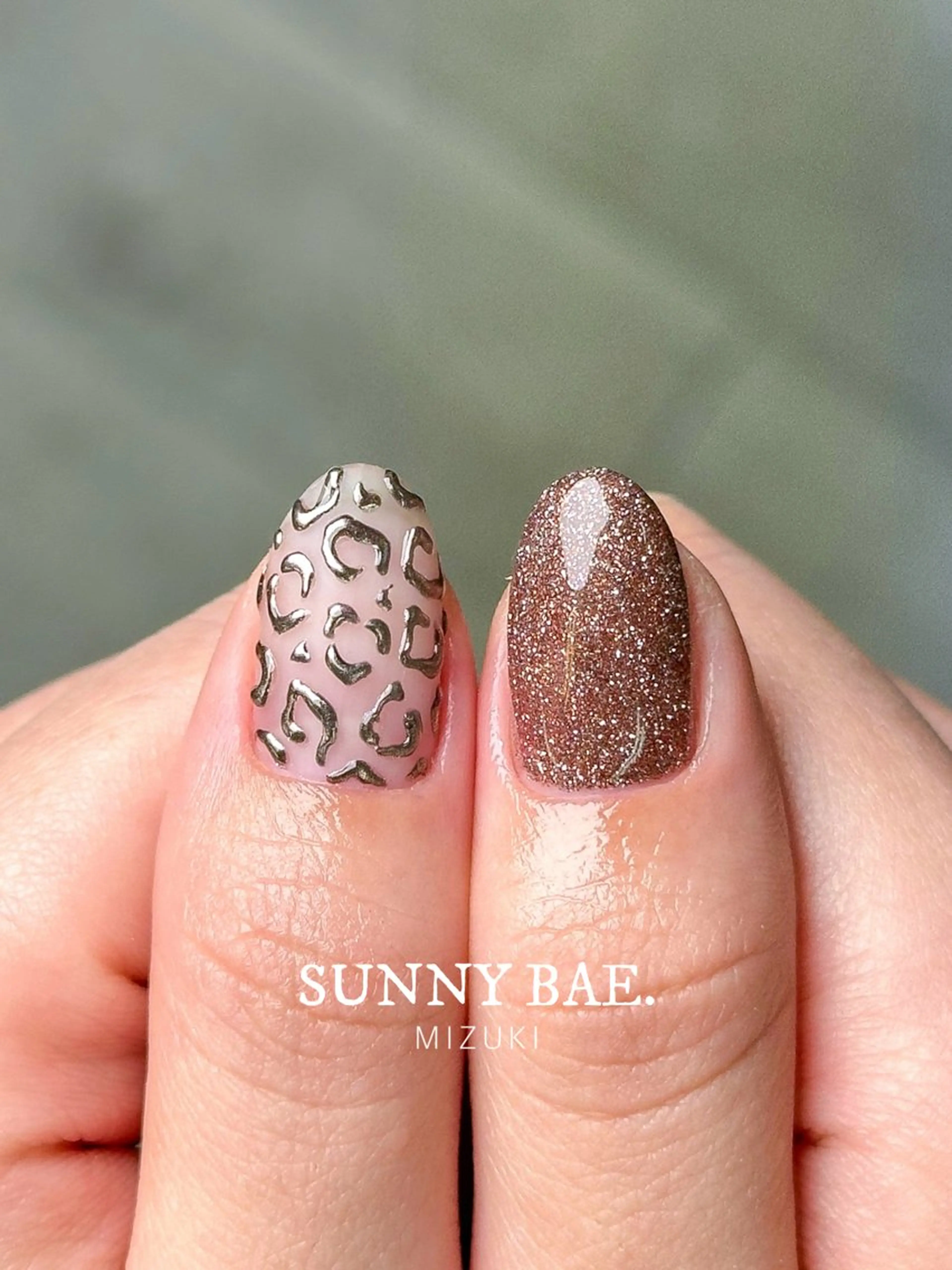 ネイル アニマル柄 ミラーネイル SUNNY BAE. 🌼MIZUKIのネイルデザイン
