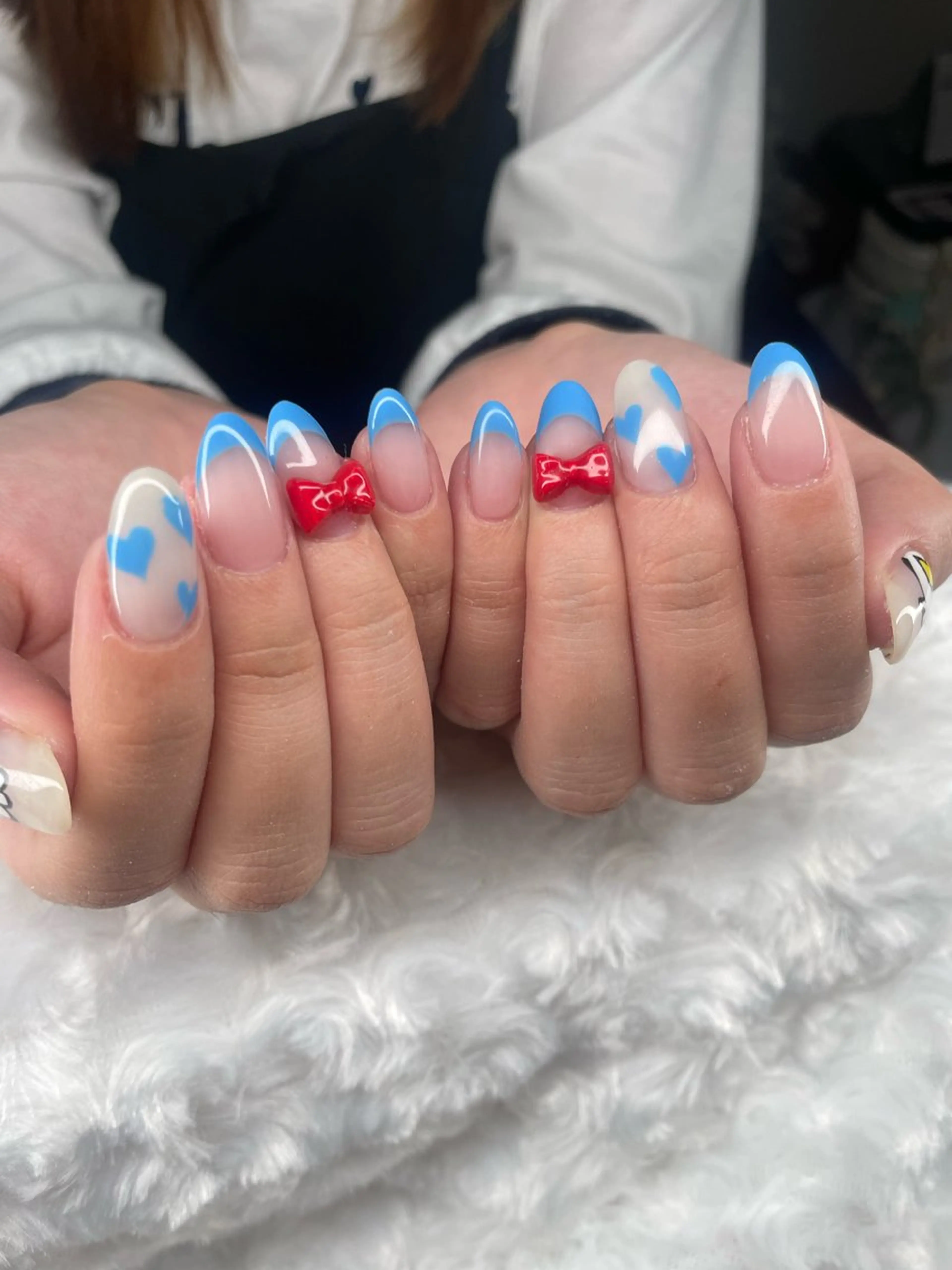 ネイル 持ち込み 前田 凜のネイルデザイン