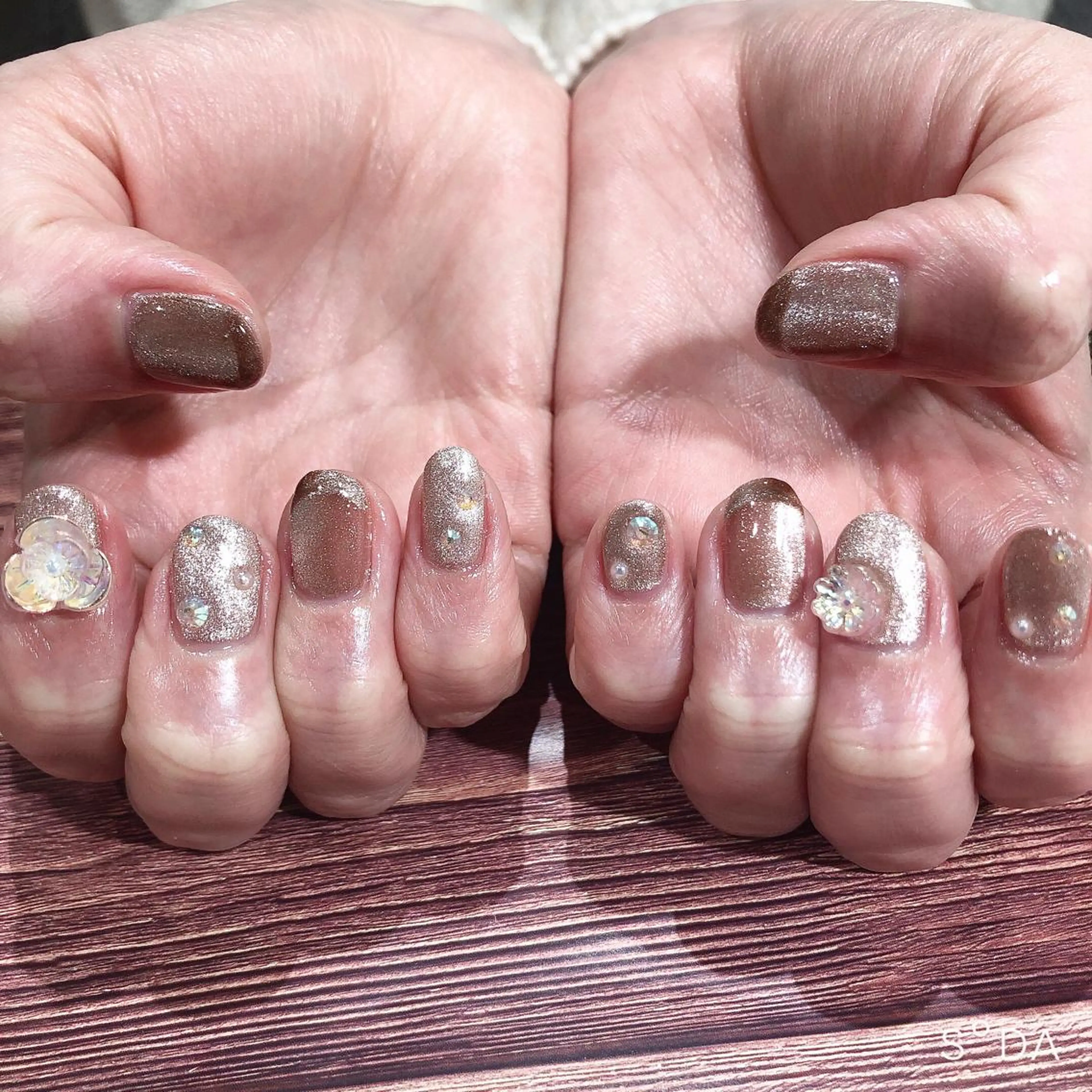 ネイル フレンチネイル オンブレフレンチ ハンドネイル 吉野✨ ネイルデザイナー✨のネイルデザイン