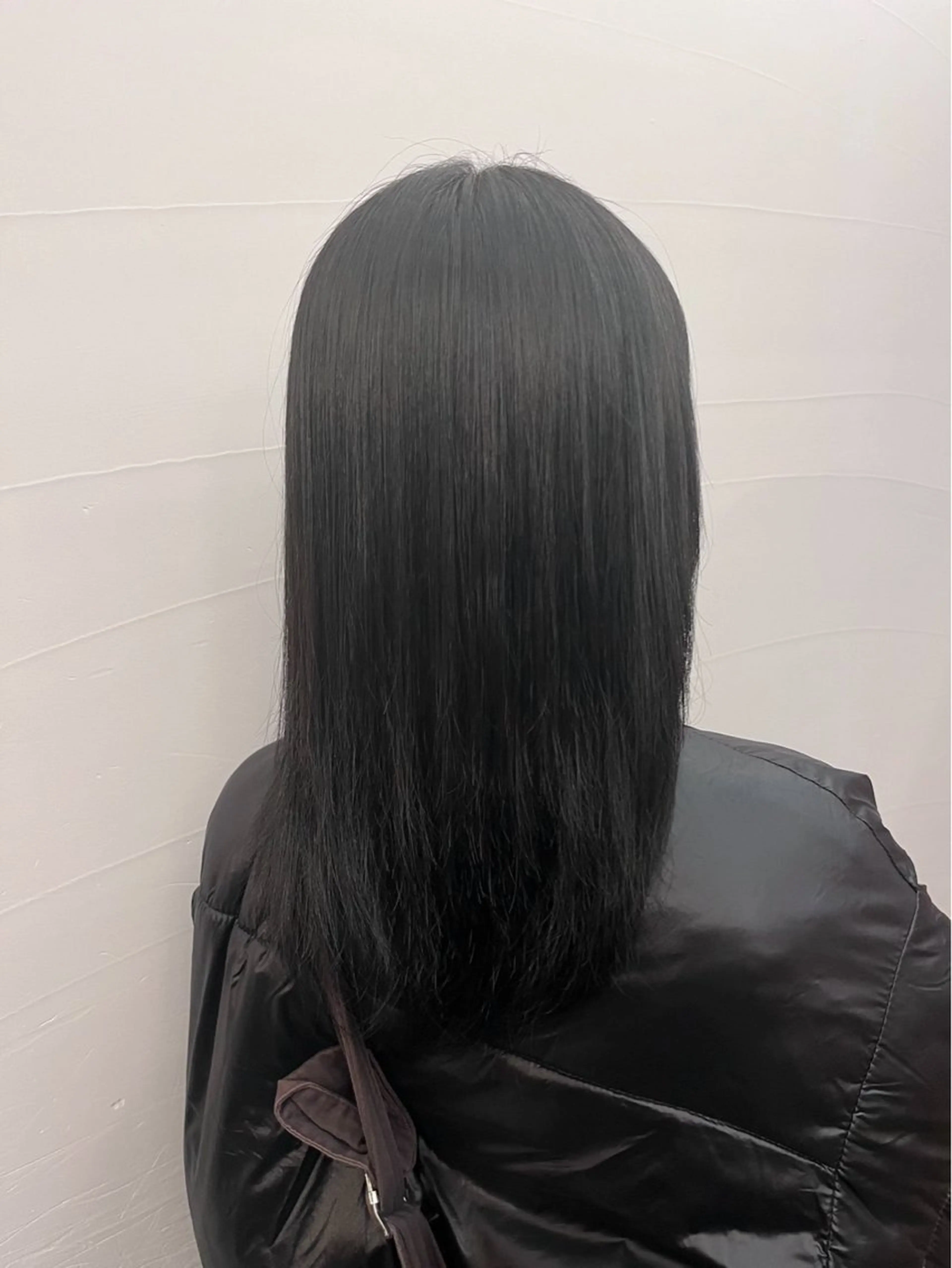 ミディアム カラー 黒髪 ヘアカラー ⋆*ブリーチカラ ー/愛佳.⋆𝜗𝜚のヘアスタイル