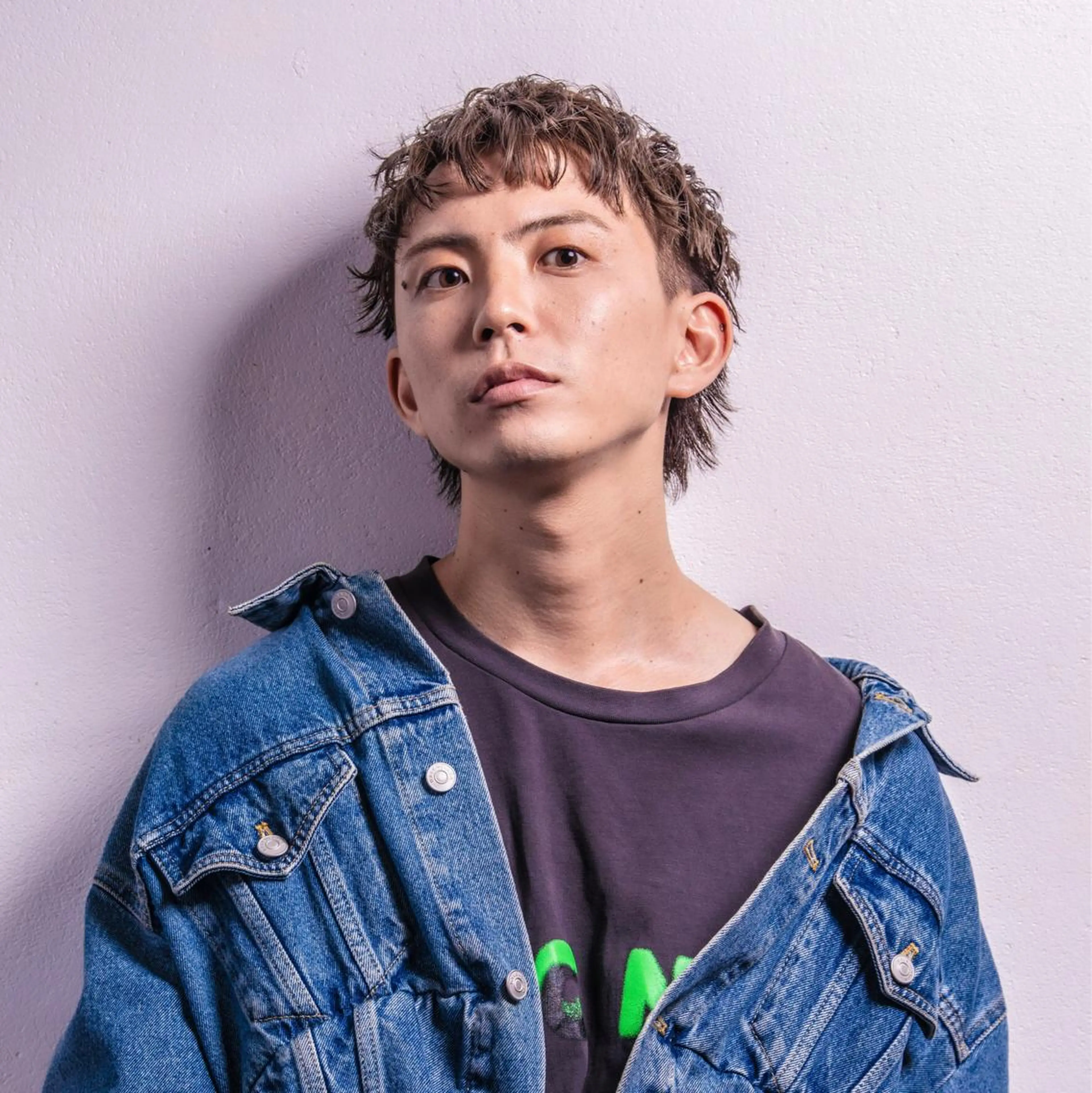 カラー パーマ メンズ メンズウルフカット ウルフカット カット ヘアカラー h a k u 大倉 卓人のヘアスタイル