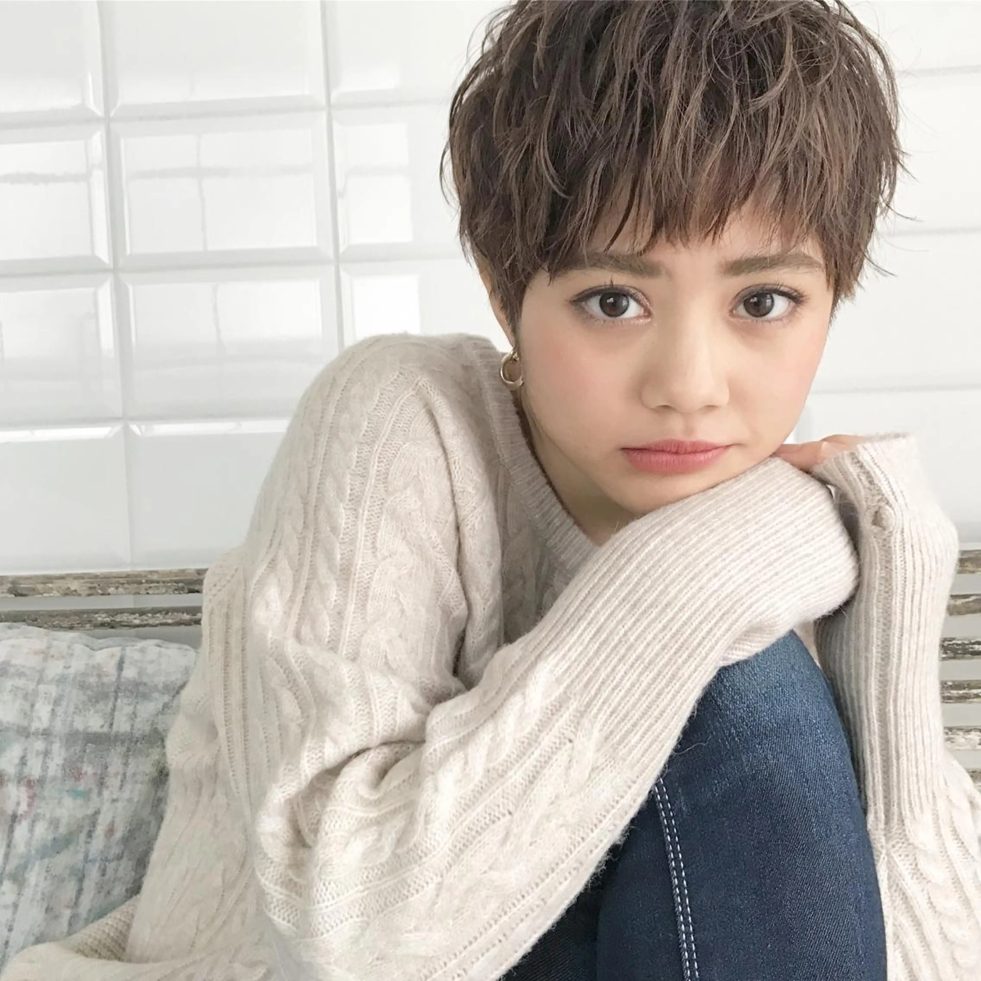ショート カラー 顔周りカット 伊 杏のヘアスタイル
