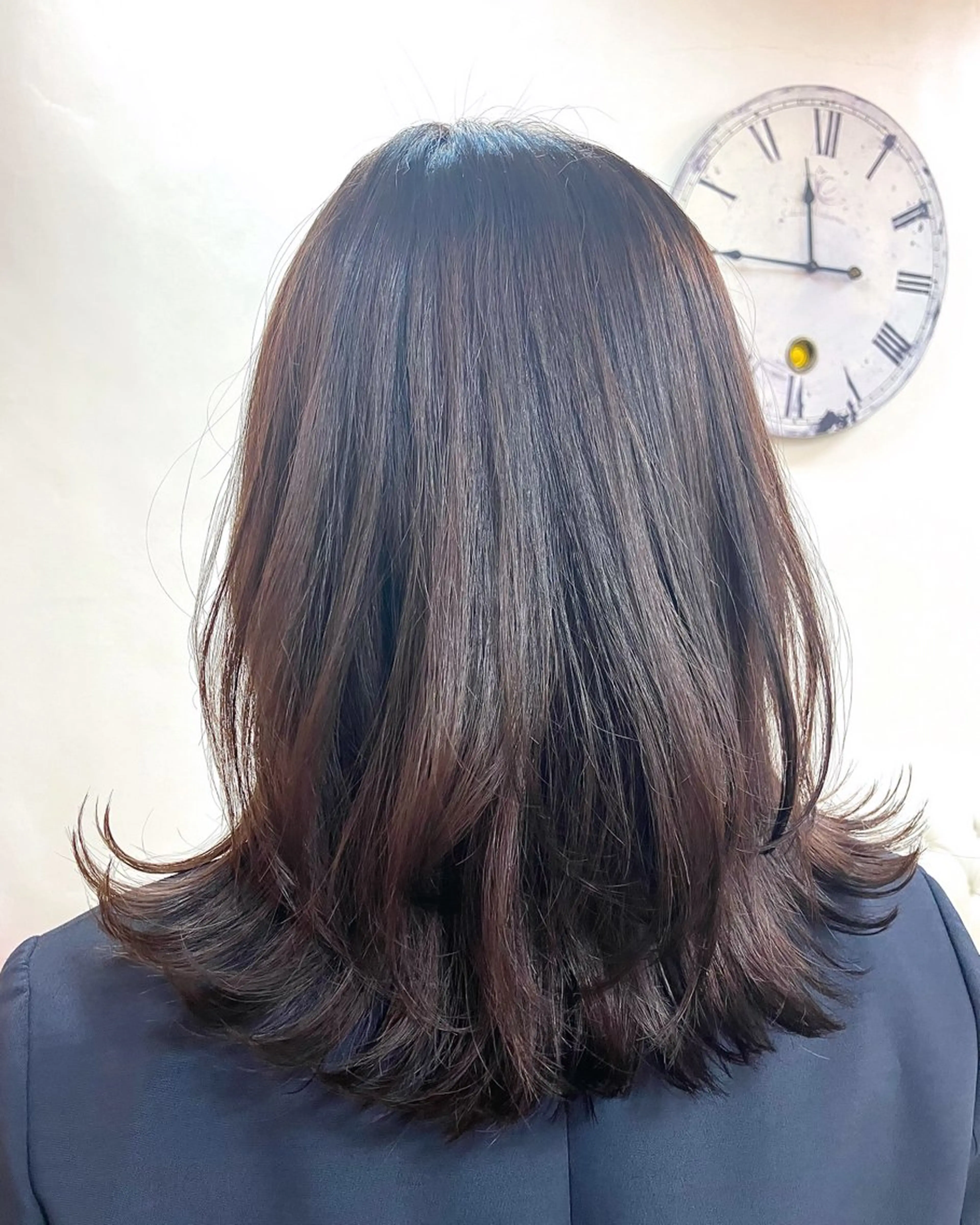 ミディアム カラー 切りっぱなしボブ バイオレットカラー ボブ くびれヘア 顔周りカット igrek bis所属・似合わせ×透明感 カラー🤍MAOのヘアスタイル