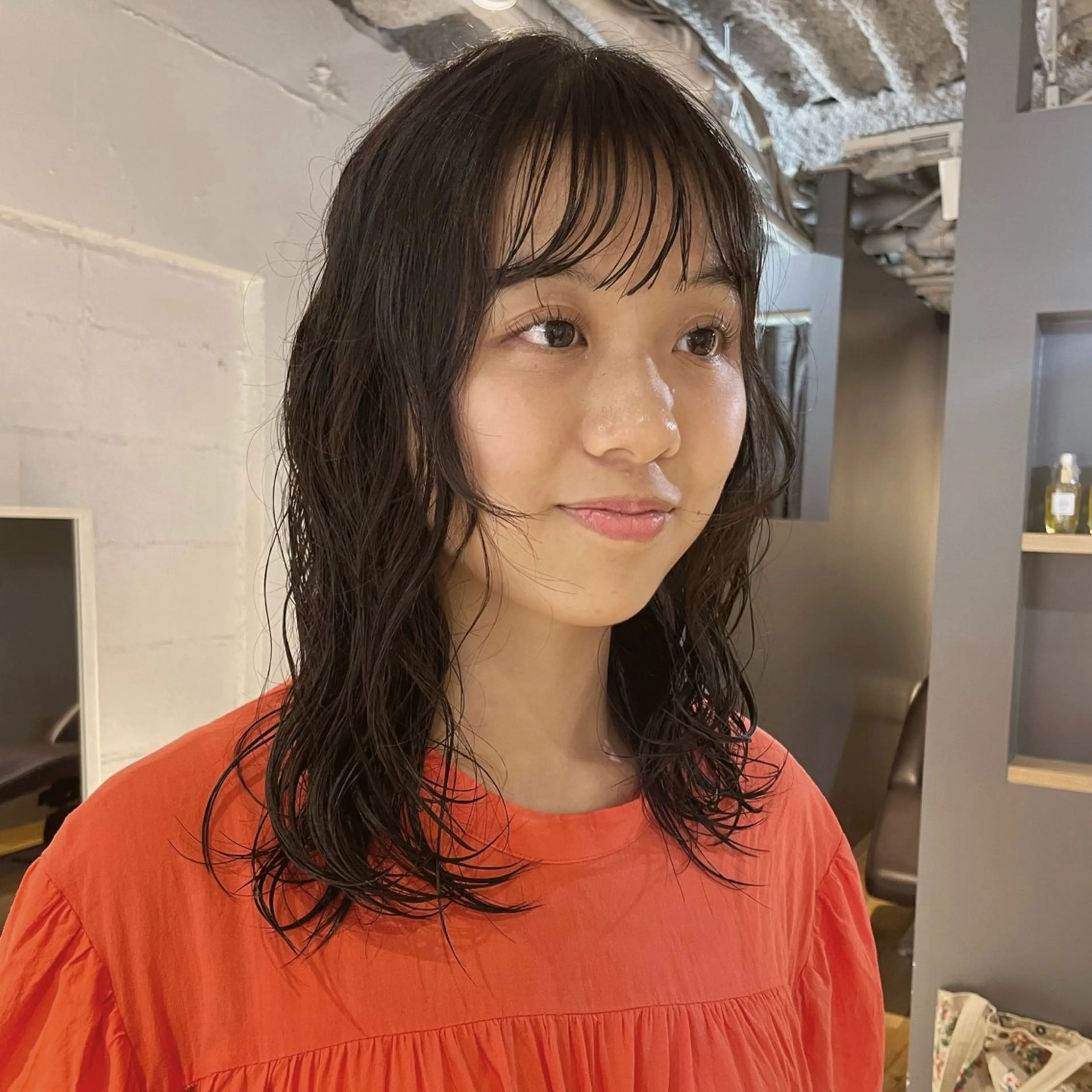 ミディアム パーマ ミディアムパーマ 伸ばしかけ ニュアンスパーマ レイヤー×初 パーマ|hinakoのヘアスタイル