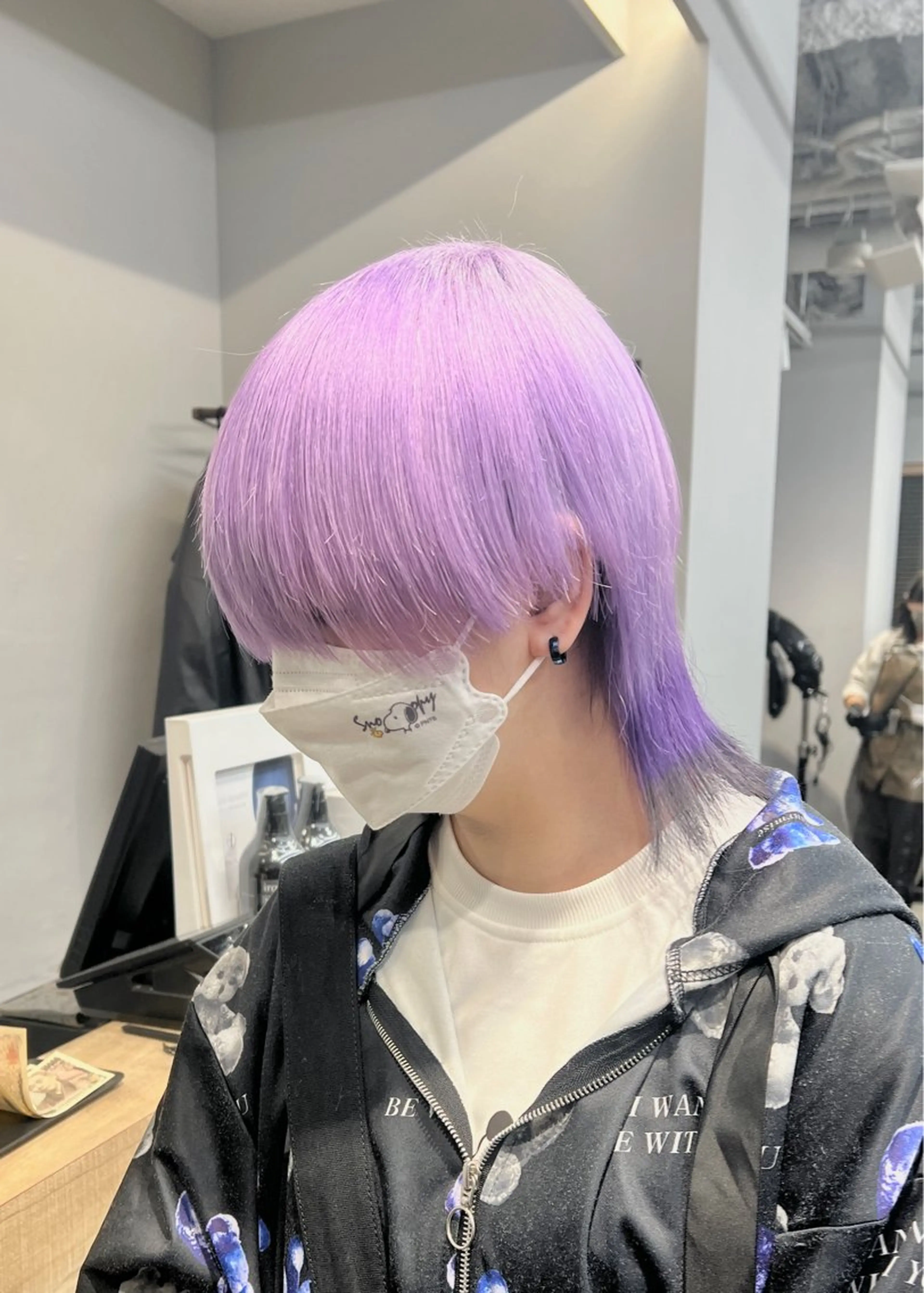 ショート カラー 黒髪 ブリーチ ラベンダーカラー パープルカラー SALOWIN柏Suite所属・ブリーチ毛の縮毛矯正 ハイトーン/岡本智樹のヘアスタイル