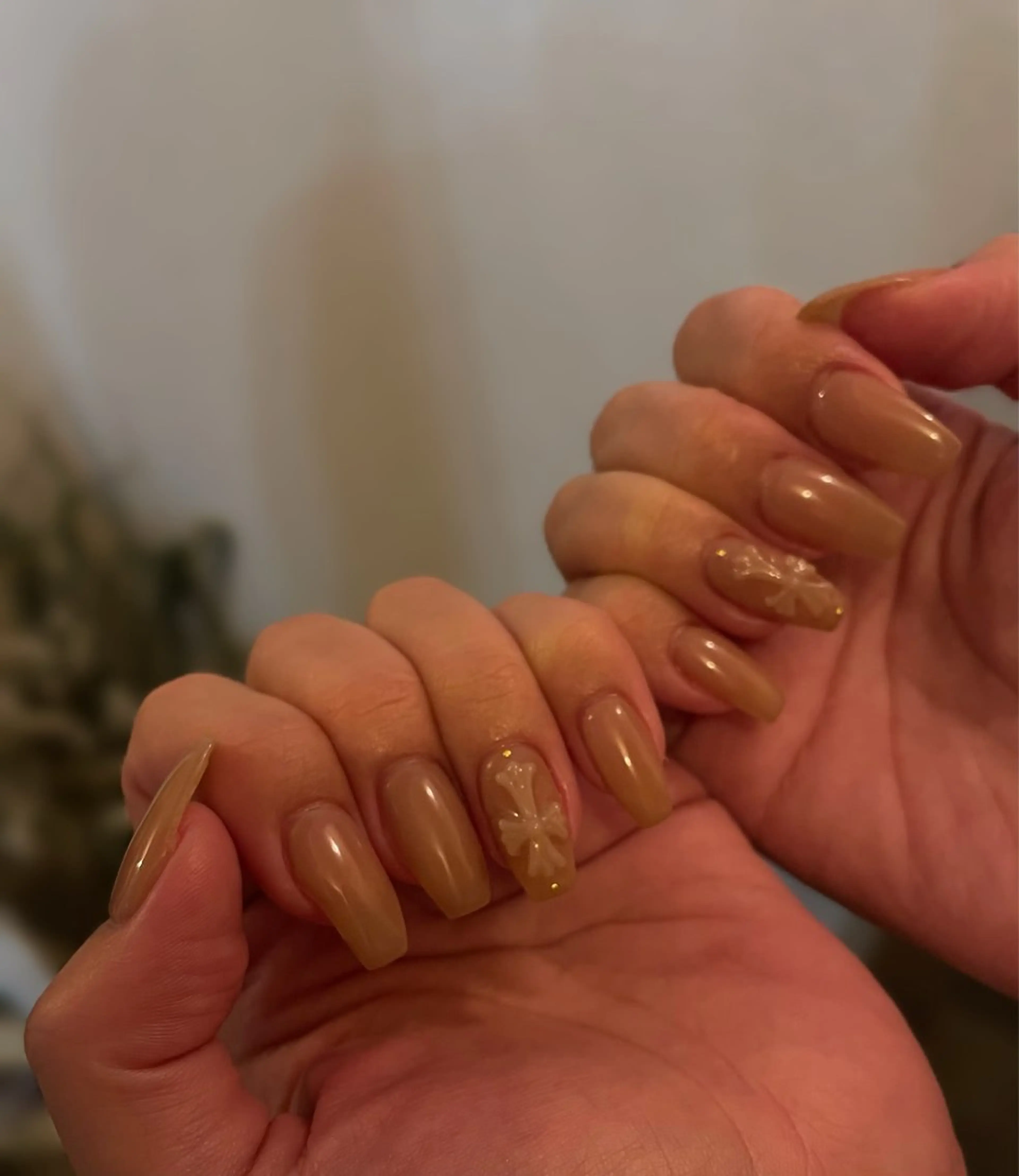 ネイル 持ち込み ハンドネイル フットネイル with hues所属・with hues AYAのネイルデザイン