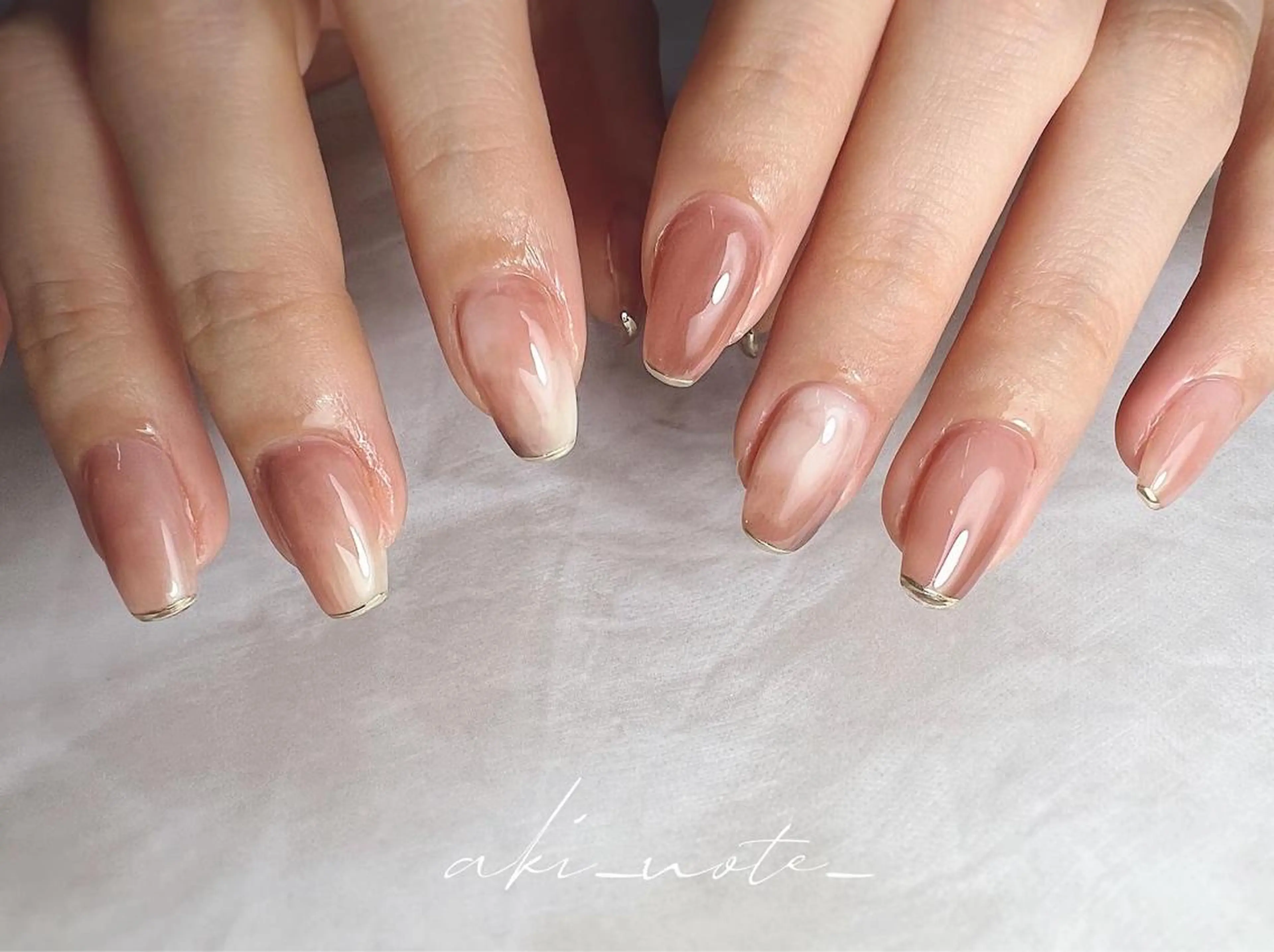 ネイル ジェルネイル 氷ネイル・うるうるネイル 韓国ネイル ニュアンスネイル シンプルネイル ハンドネイル フットネイル GRANDE大須 栄/店長 aki🌙のネイルデザイン