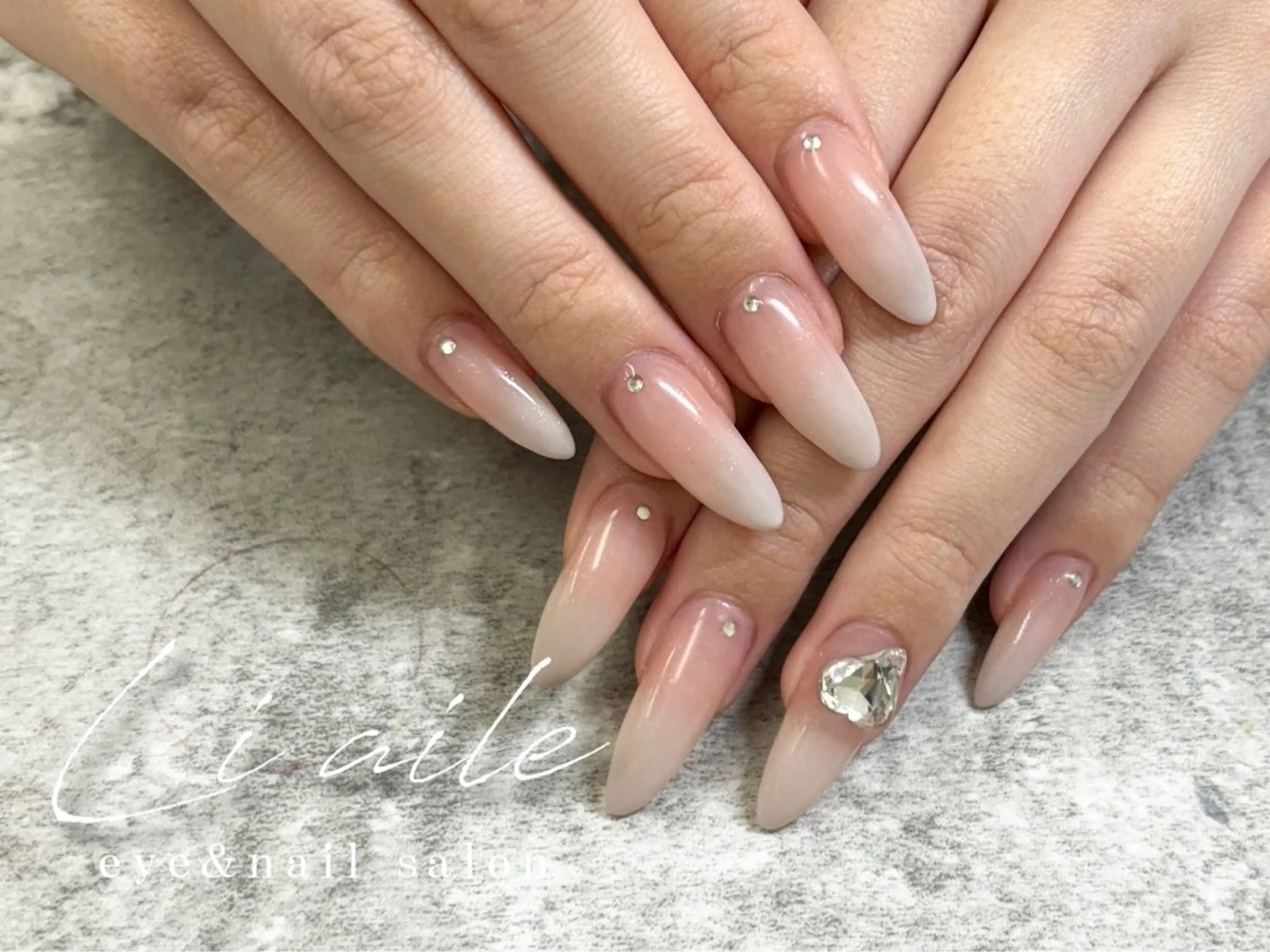 ネイル Li aile eye&nail 上本町店所属・Li aile kana🐰🩵のネイルデザイン