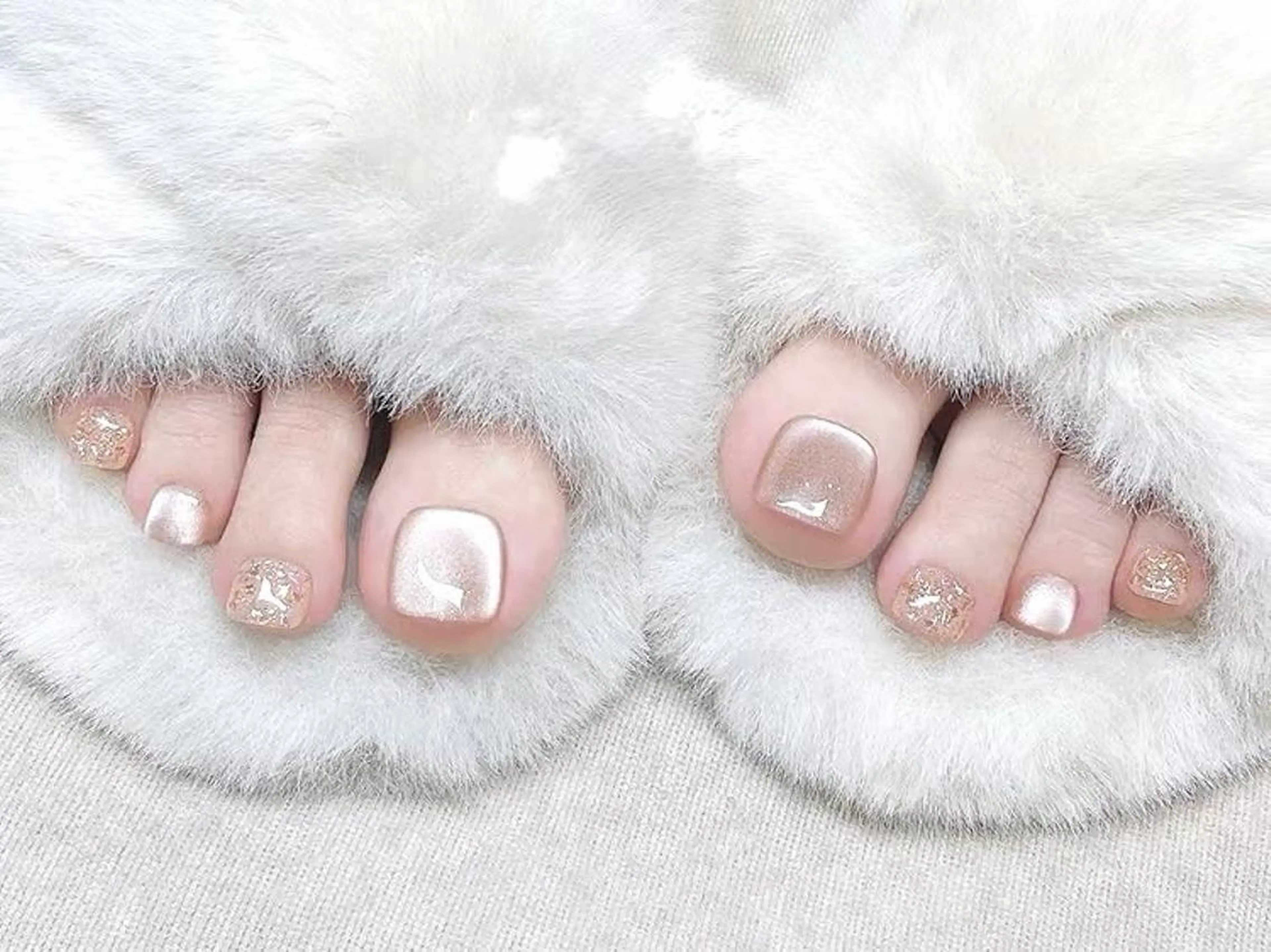 ネイル フットネイル ジェルネイル ガーリー マグネットネイル ワンカラーネイル フットネイル 🎀Sense Nail新宿店🎀のネイルデザイン