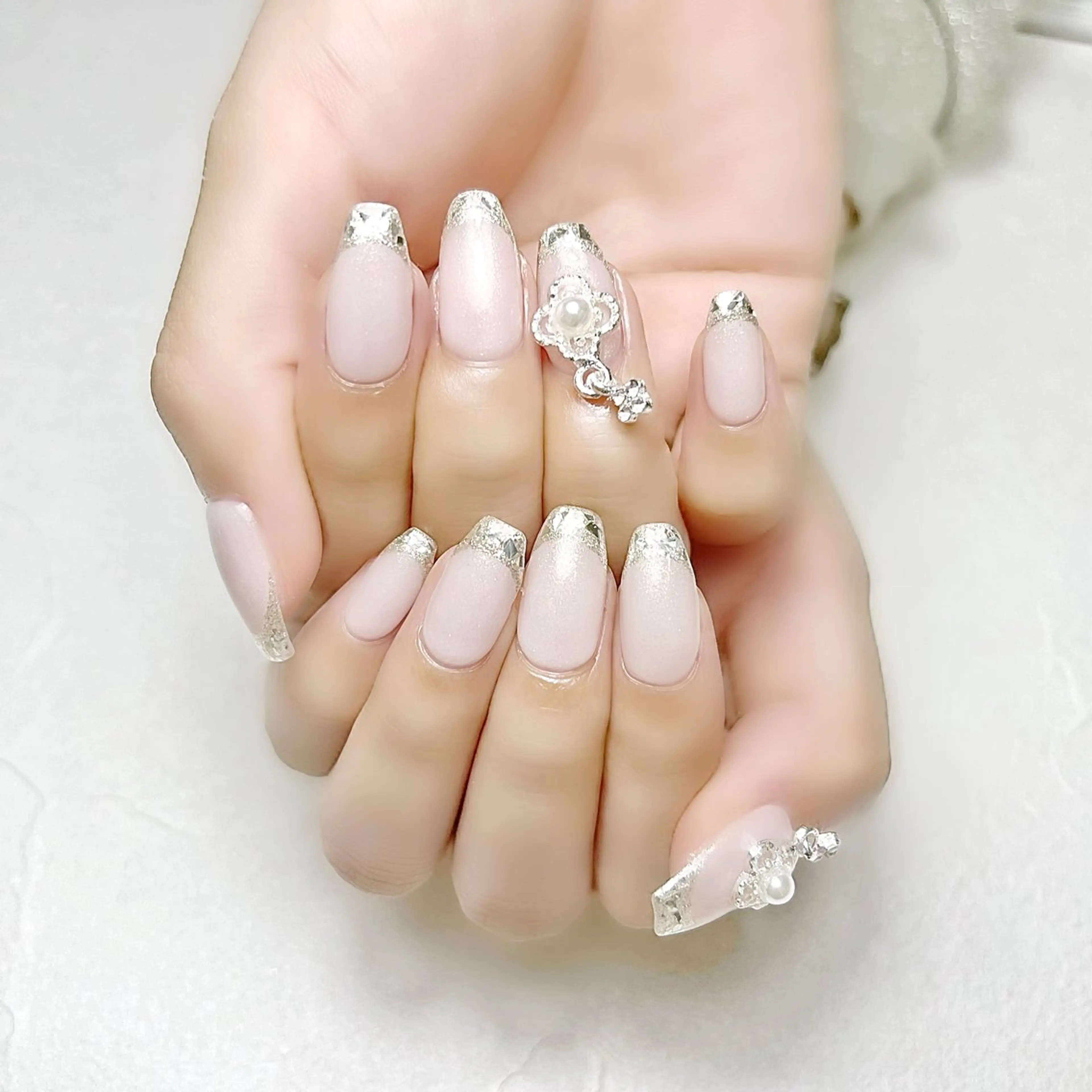 ネイル フレンチネイル ガラスフレンチ オフィスネイル 春ネイル rouse nail RISATOのネイルデザイン