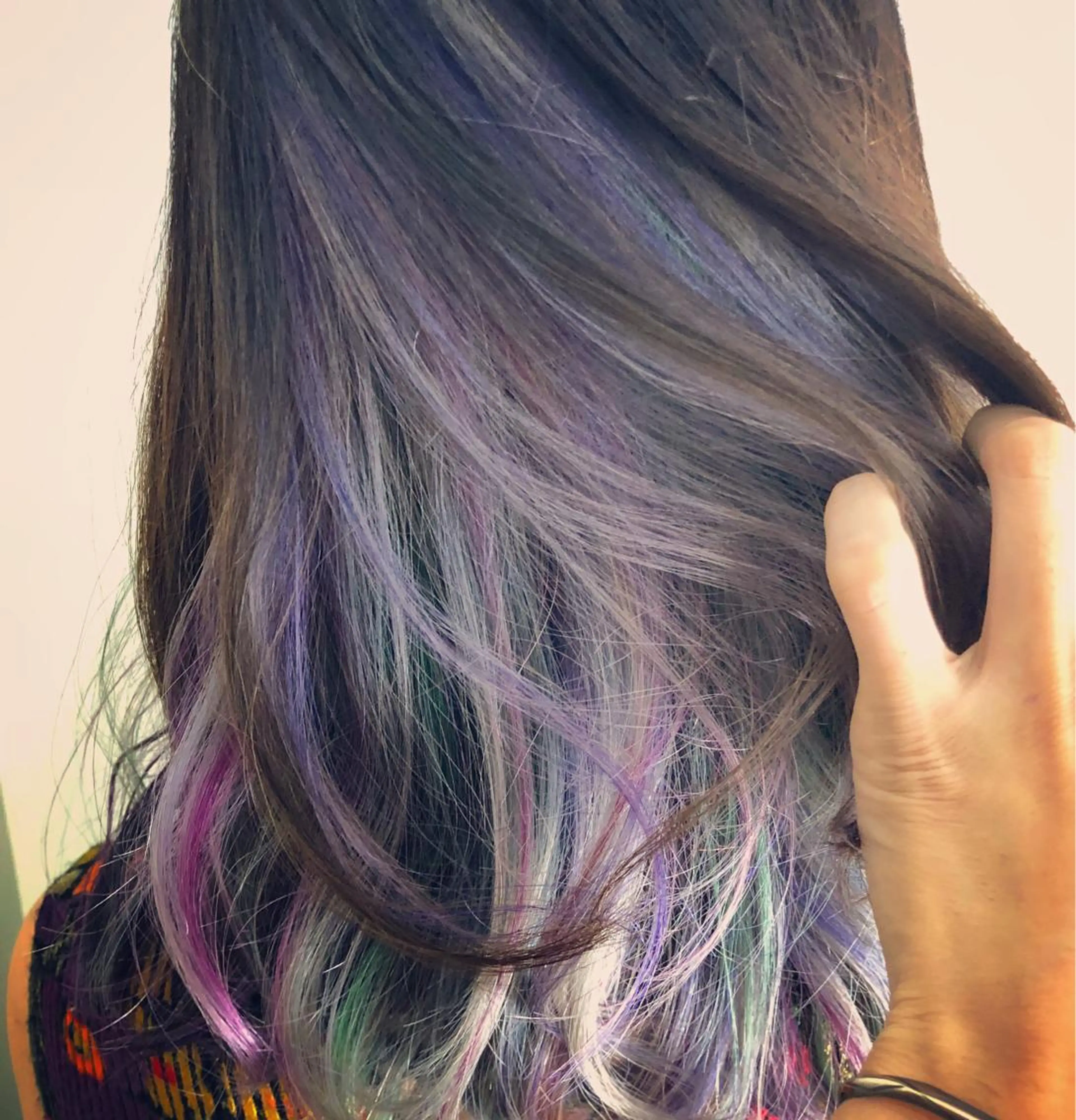 セミロング カラー アッシュ バレイヤージュ ミストバング ベージュカラー ブリーチ カット ヘアカラー トリートメント 原宿サロン代表 デザインカラー伊藤卓のヘアスタイル