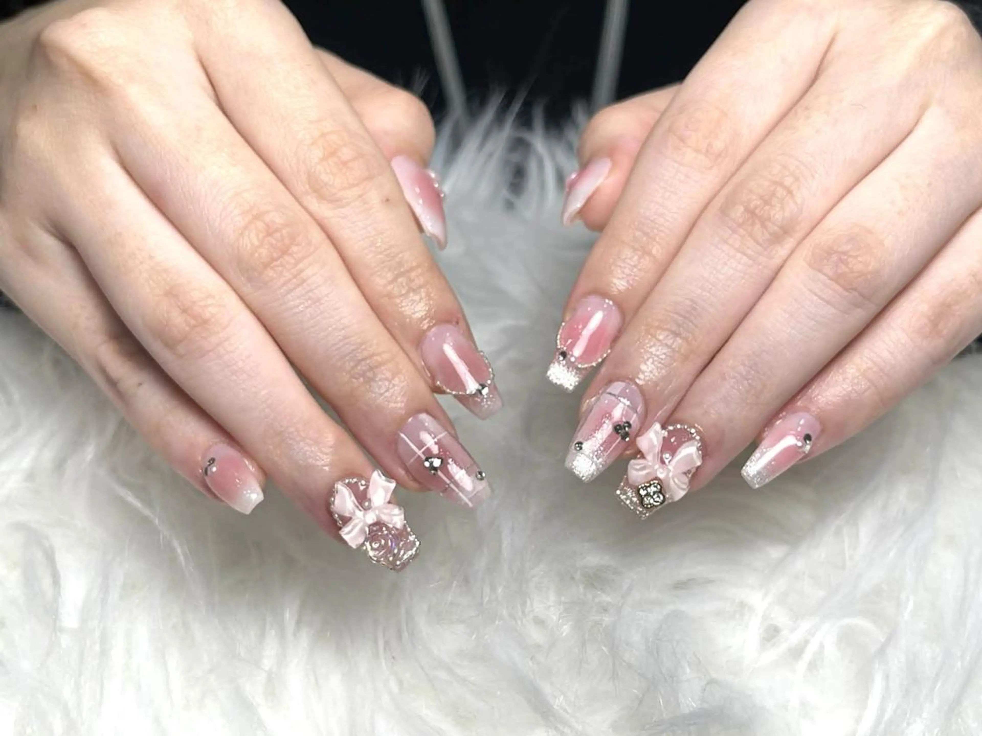 ネイル ボルドー チークネイル 長さ出し フレンチネイル ジェルネイル ハンドネイル Emi🌸Belle Nail Salonのネイルデザイン