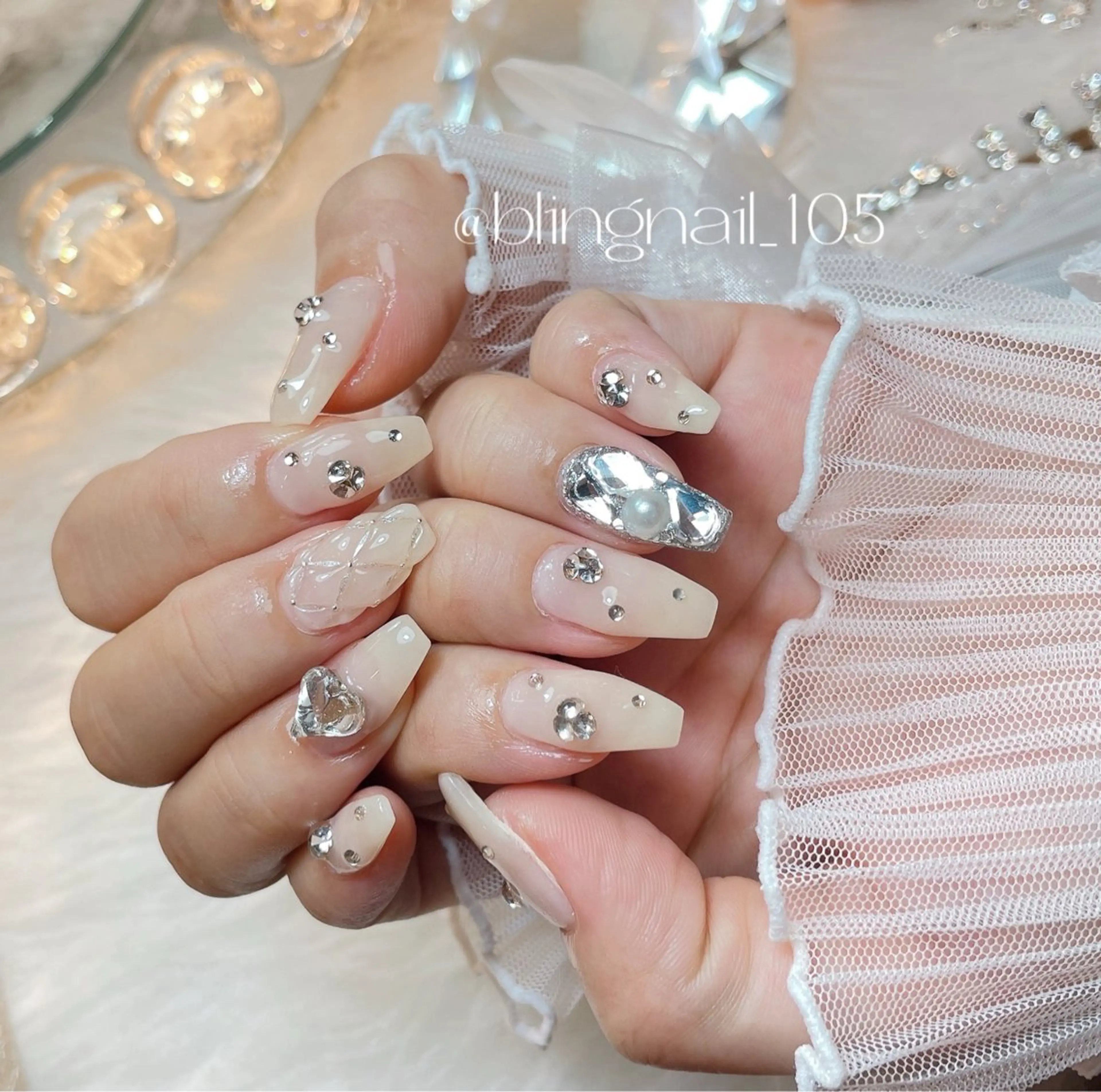 ネイル 23時まで❤︎韓国、 ワンホンネイルのネイルデザイン