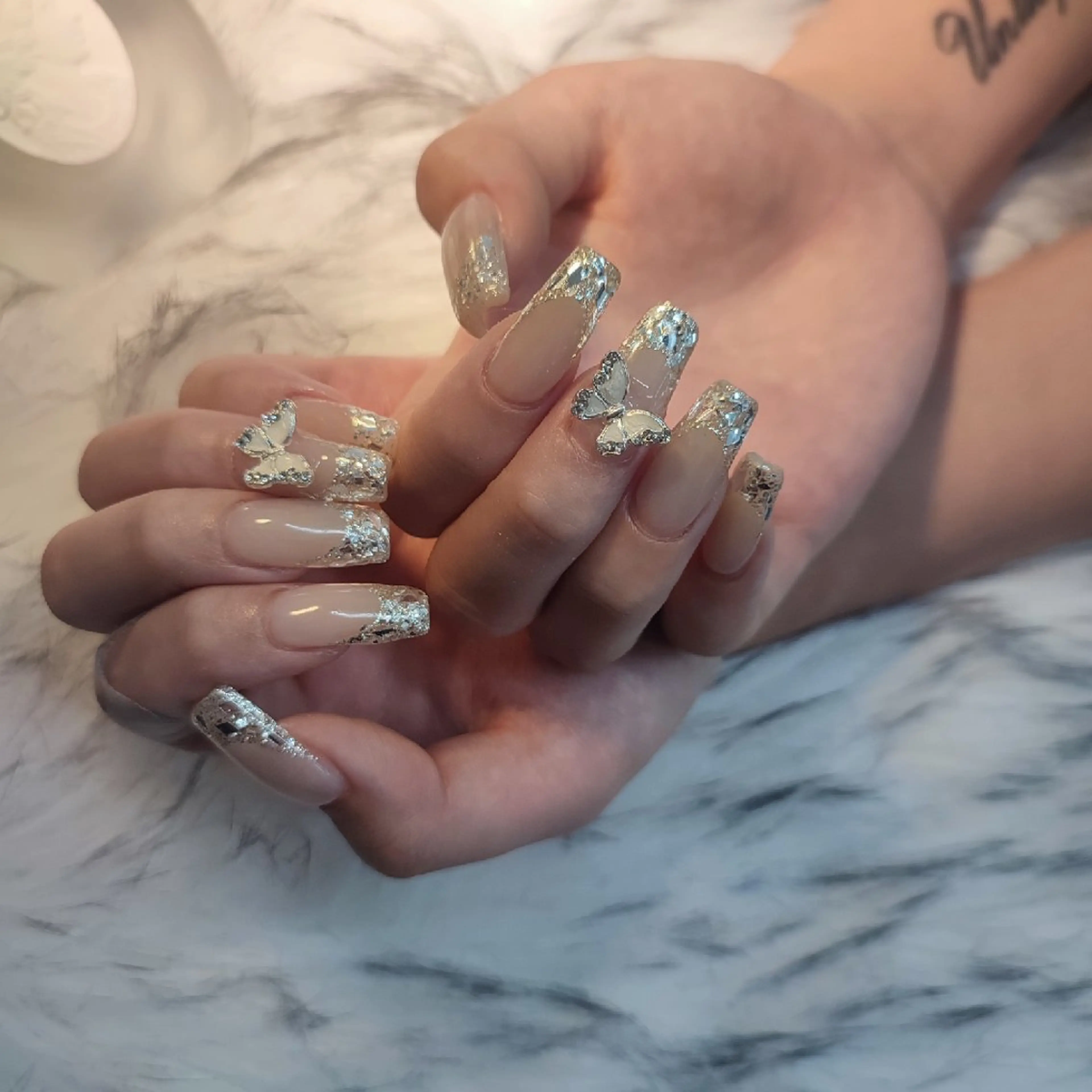 ネイル ハンドネイル RUNWAY 　　の眉毛・アイブロウイメージ