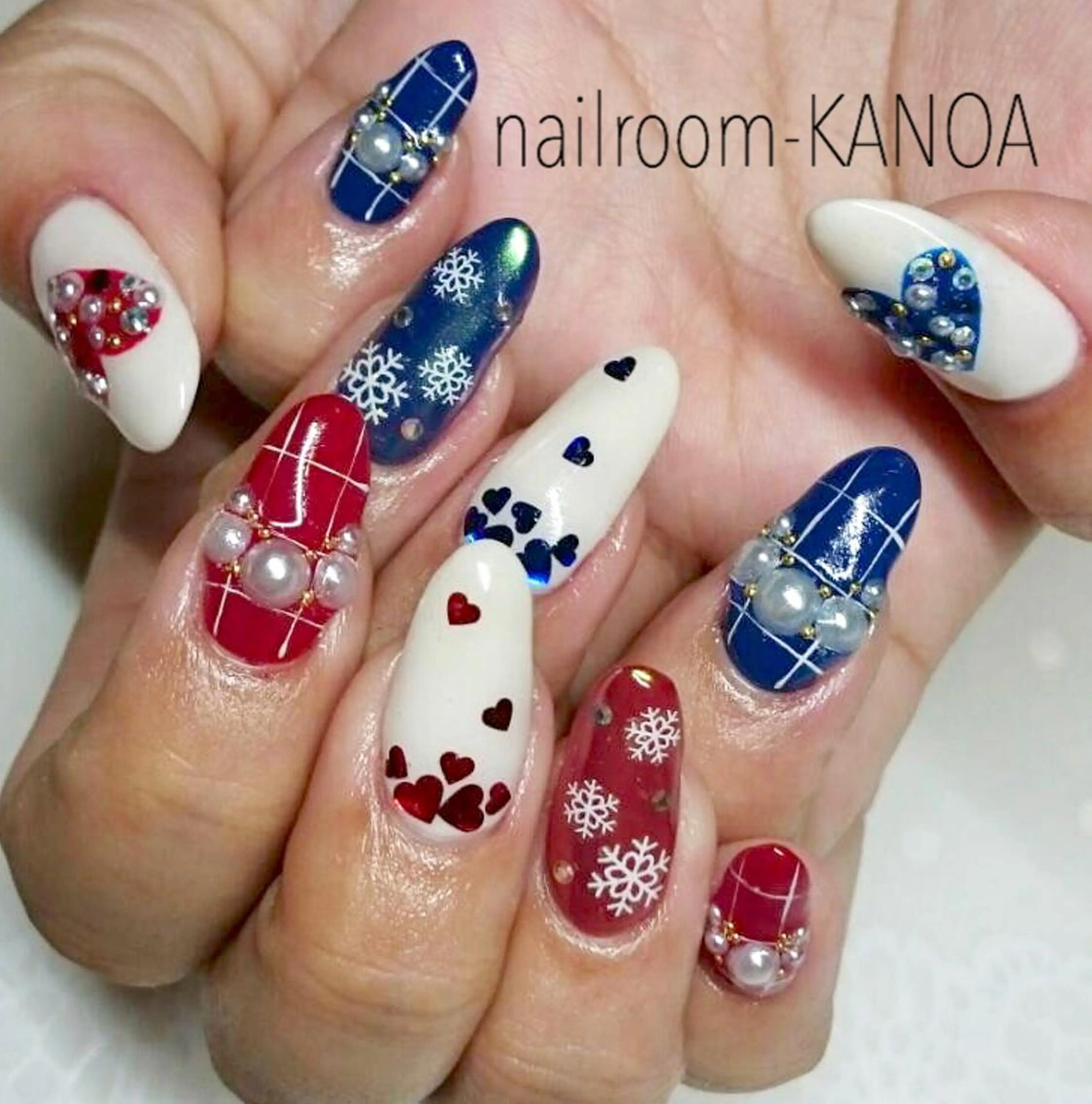 ロング ネイル ハート ハンドネイル nailroom- KANOAのネイルデザイン