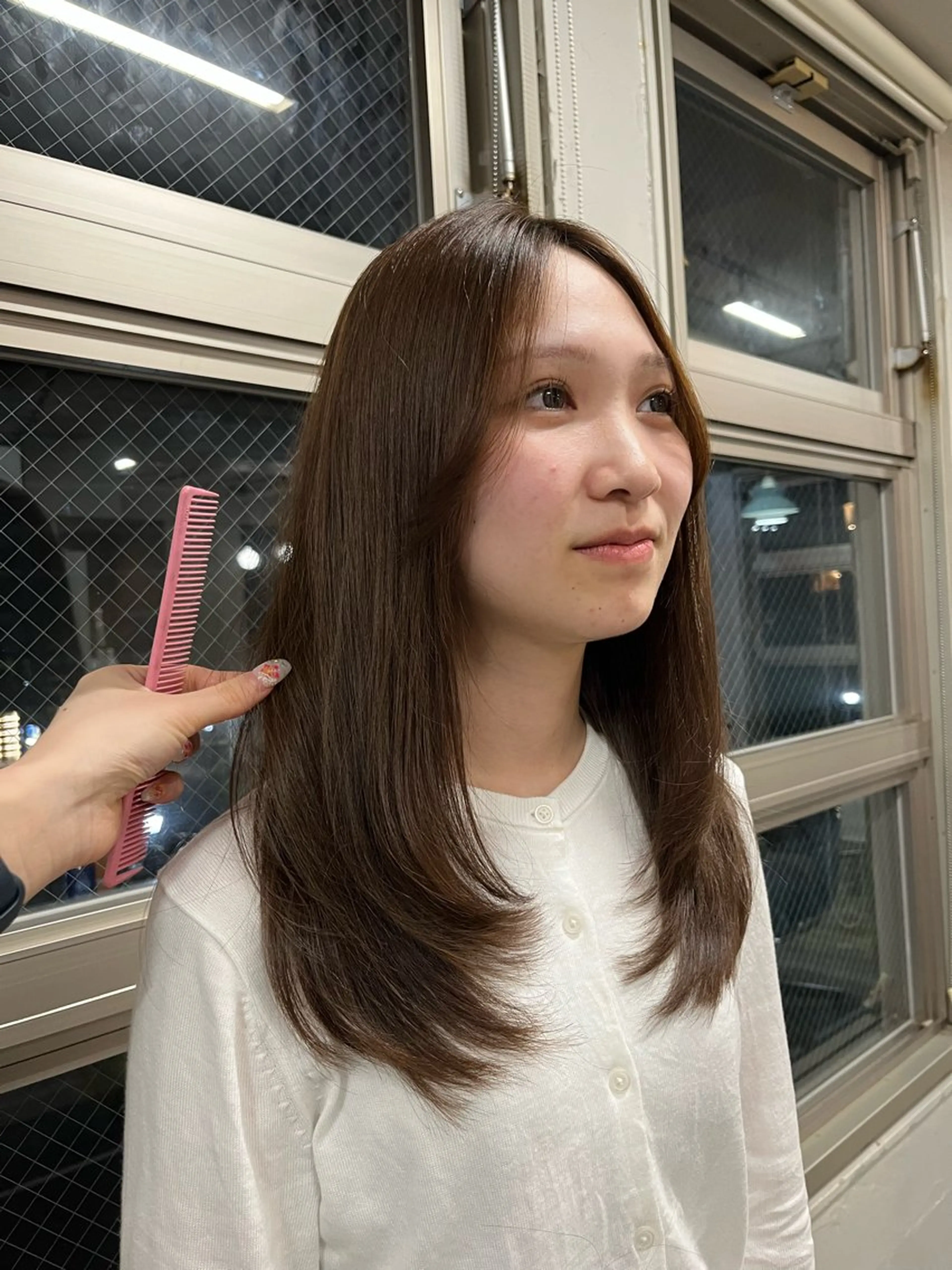 セミロング レイヤーカット アンドウ アカリのヘアスタイル