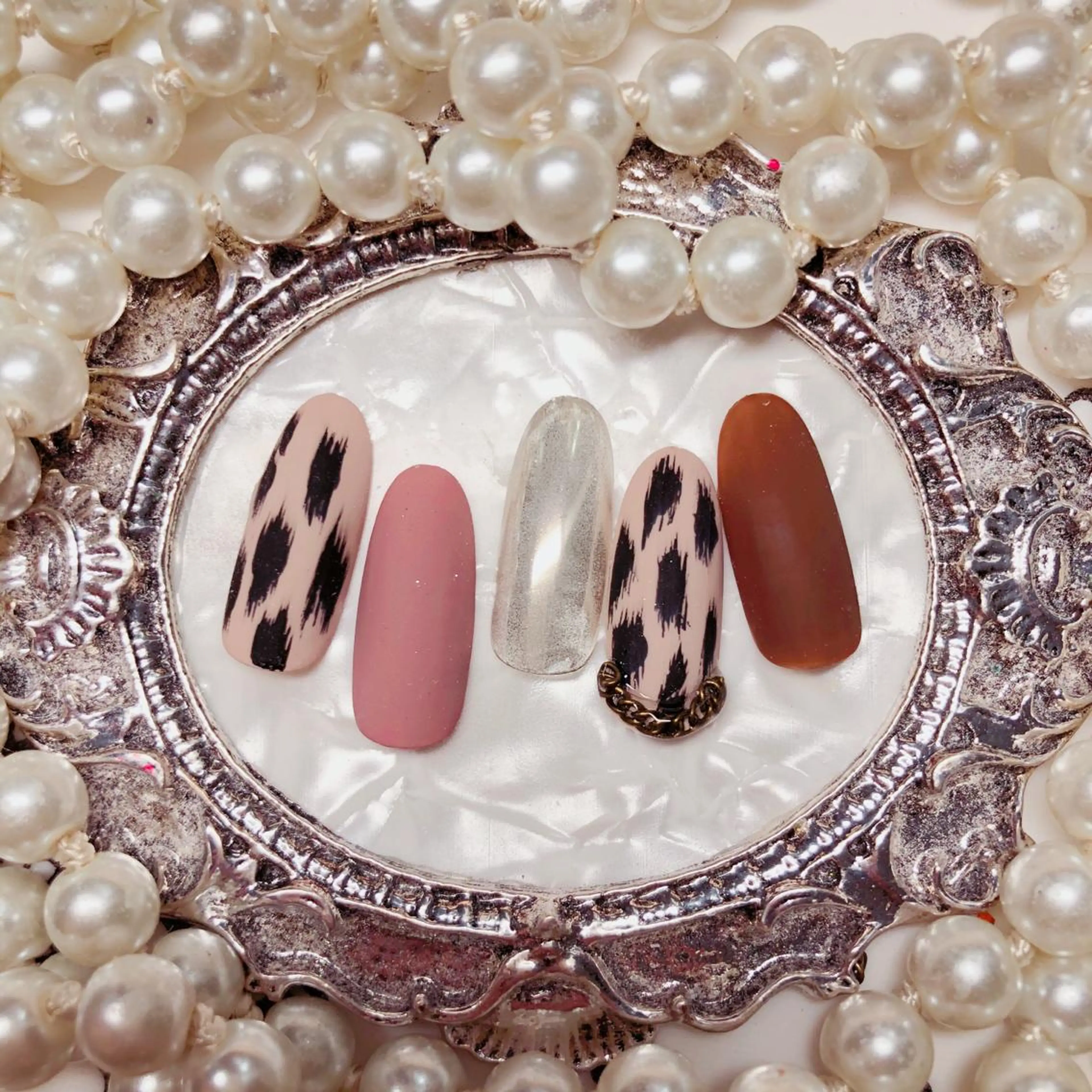 ネイル ハンドネイル マジックミラー所属・マジック ミラーのネイルデザイン