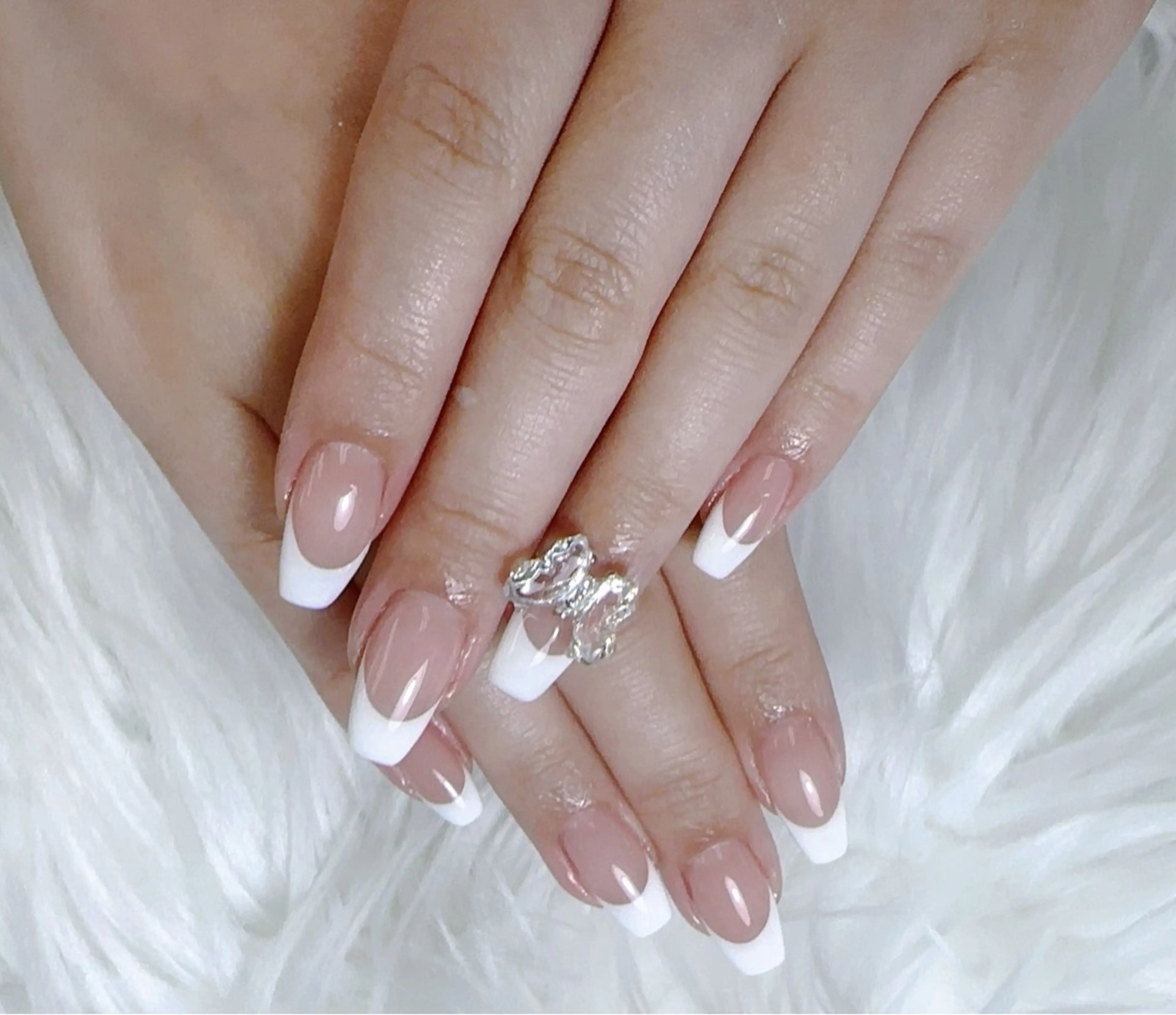 ネイル アートネイル 韓国ネイル 水色 ロングネイル マグネットネイル ハンドネイル ハンドケア NailDemure 【銀座店】のネイルデザイン