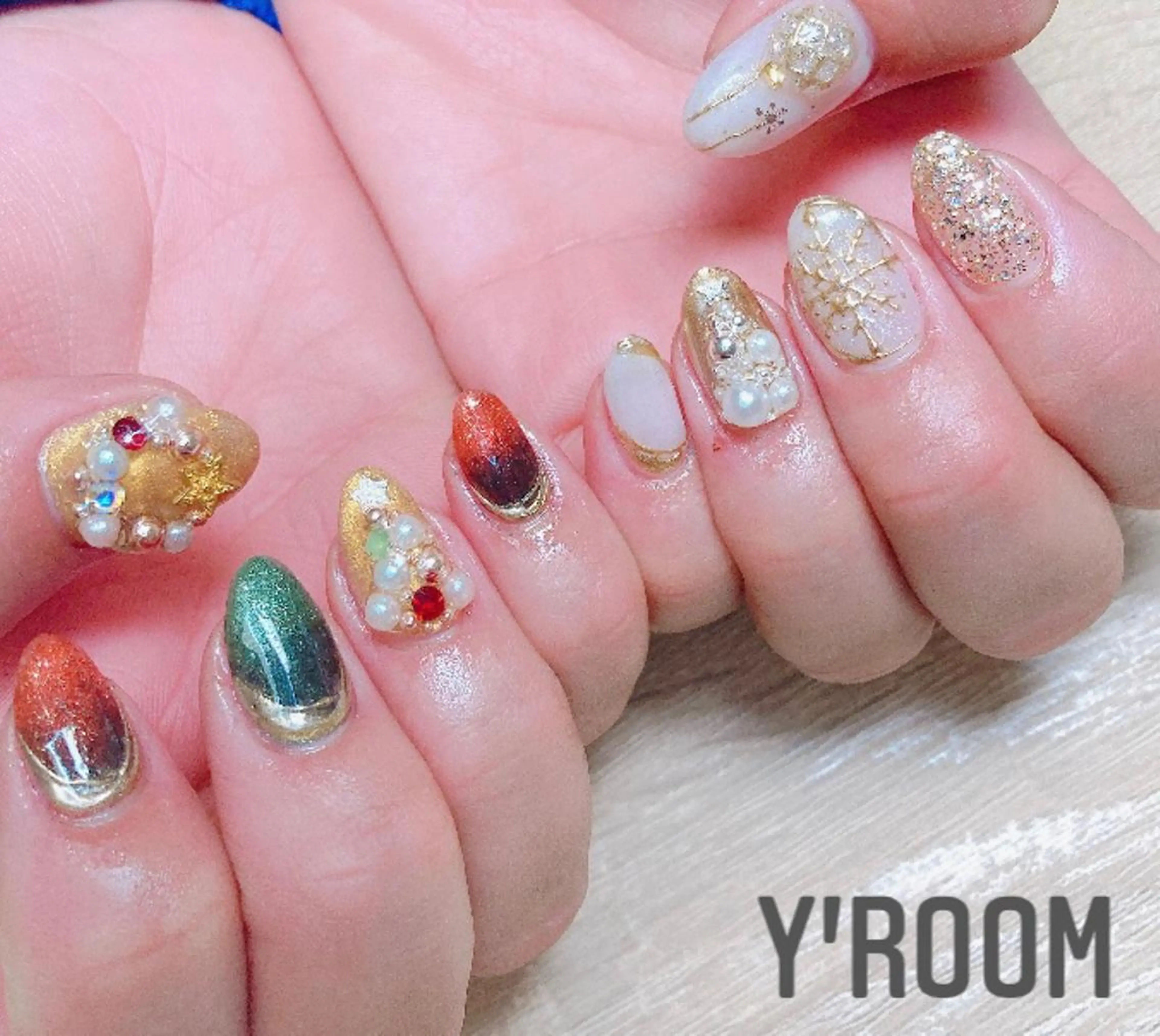 ネイル オーロラネイル フラッシュネイル ジェルネイル マグネットネイル ニュアンスネイル YUKA （ネイリスト）のネイルデザイン