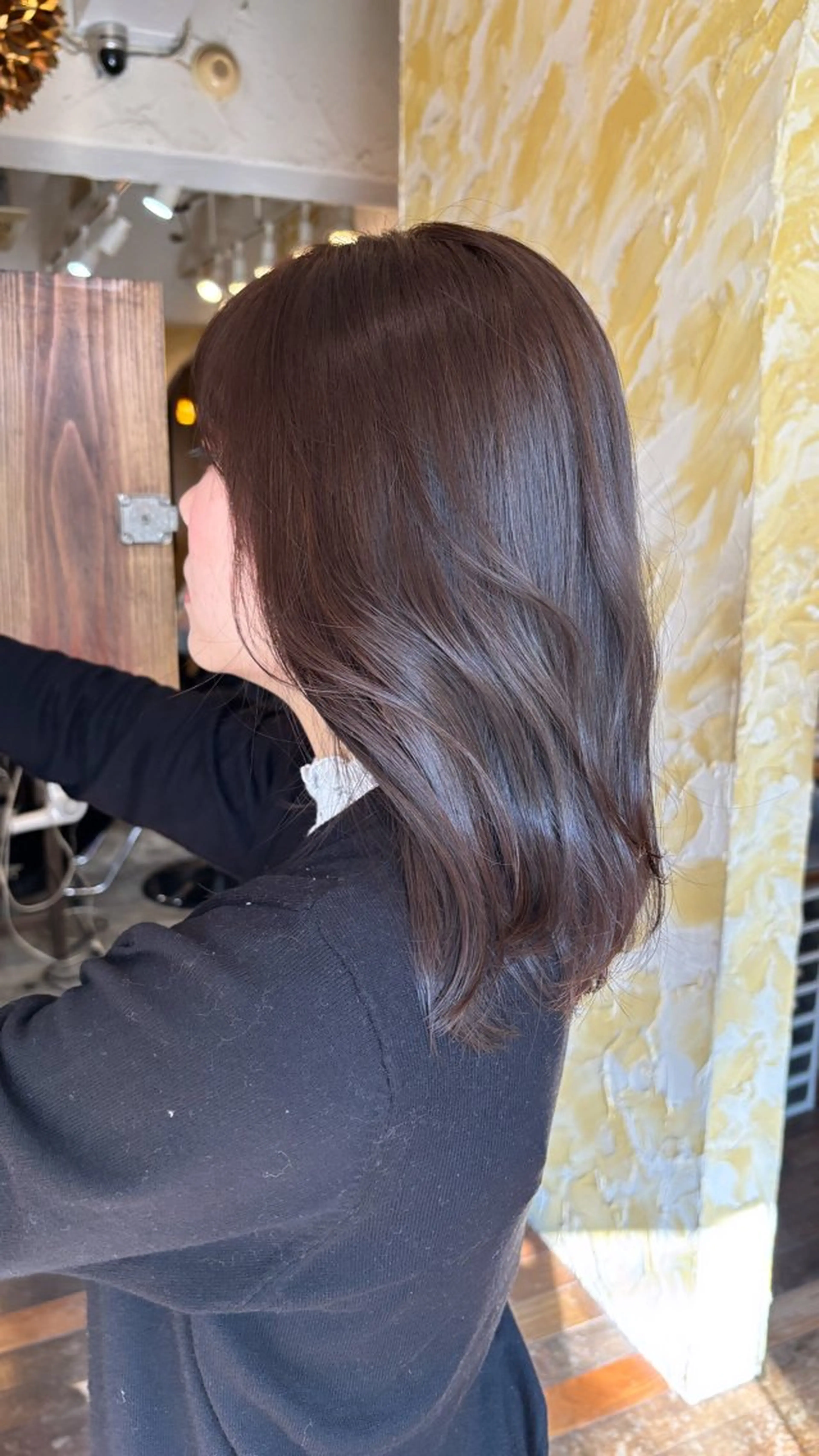 ミディアム カラー カット ヘアカラー トリートメント 顔周り/暗髪カラー /アベ マホのヘアスタイル