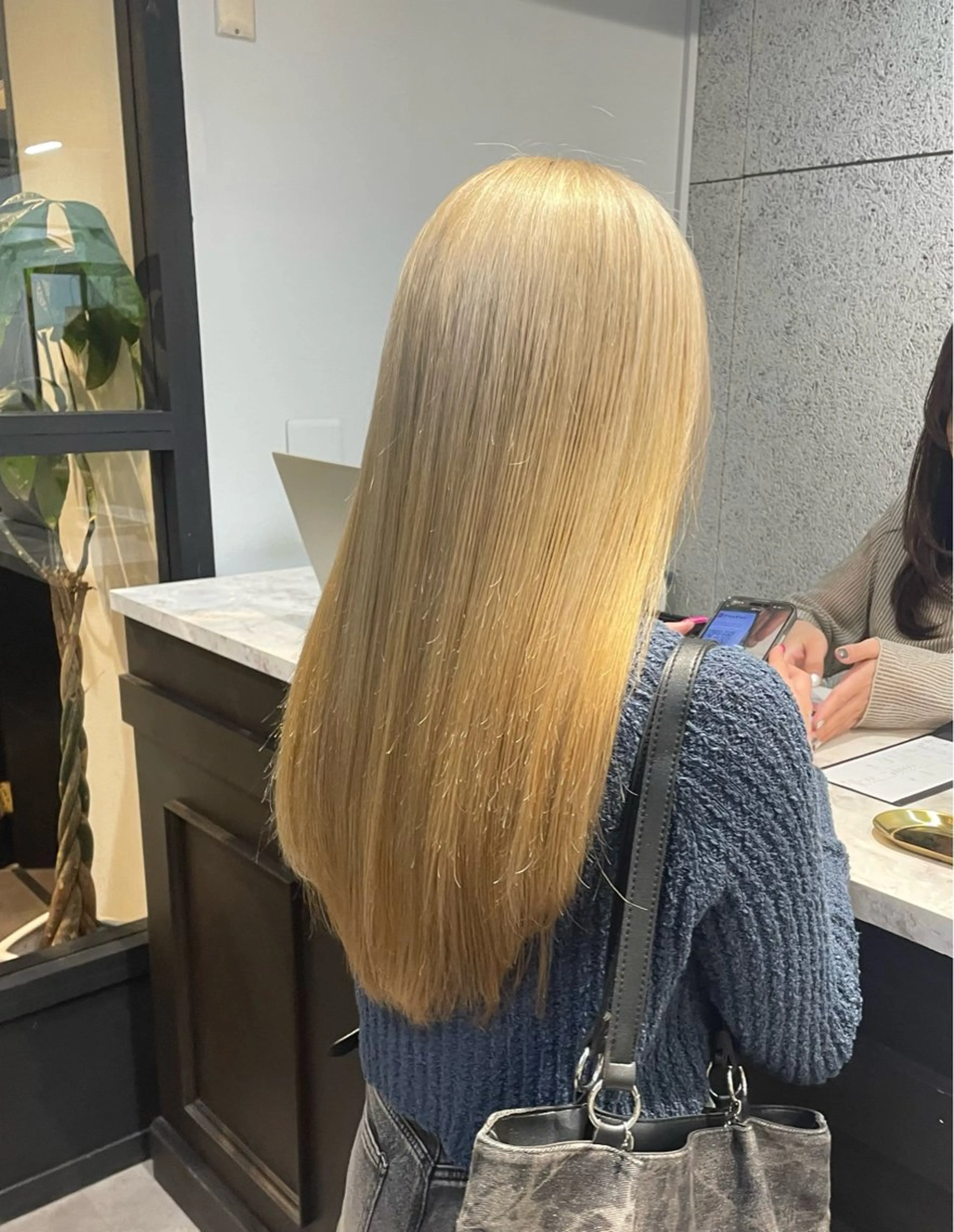 カラー YUE(ユエ)☁️ アユナのヘアスタイル