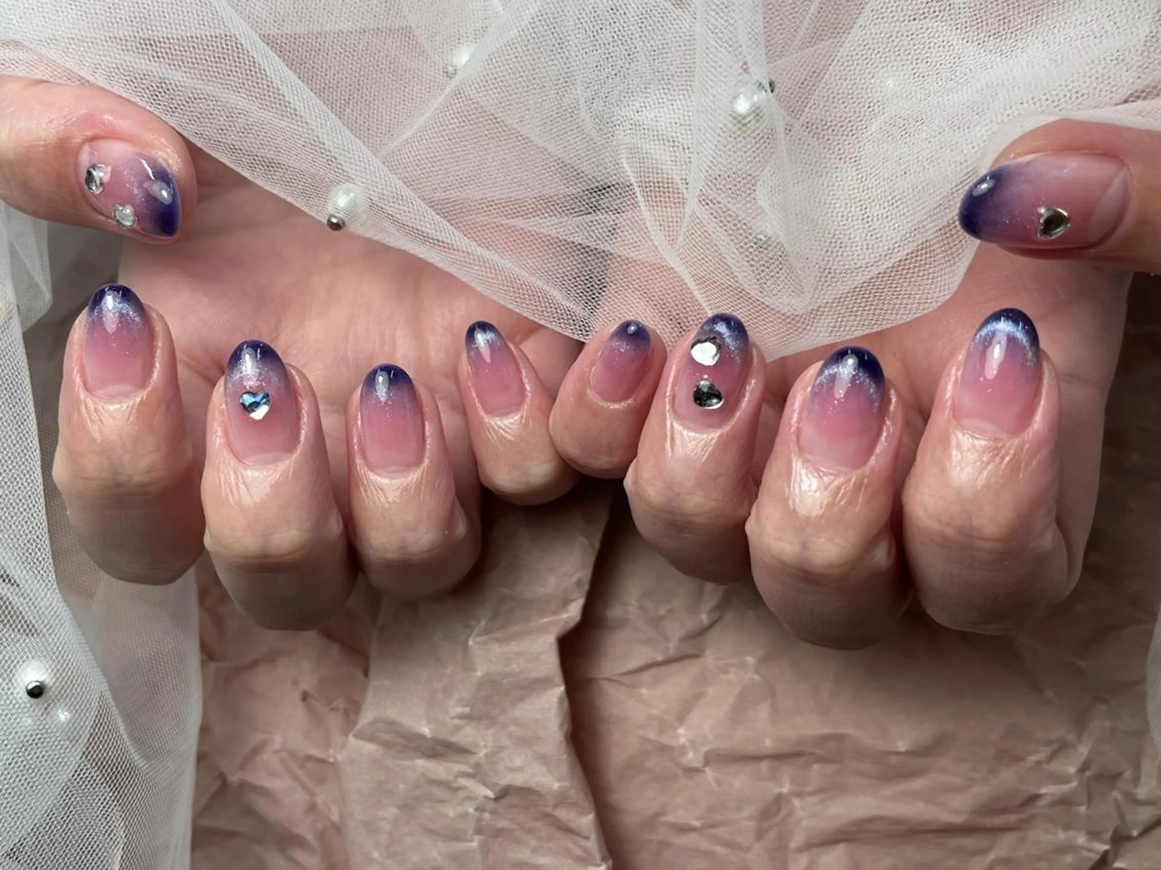 ネイル グラデーション パープル ストーンネイル ハンドネイル ハンドケア ToliyDeliy Nail Salonのネイルデザイン