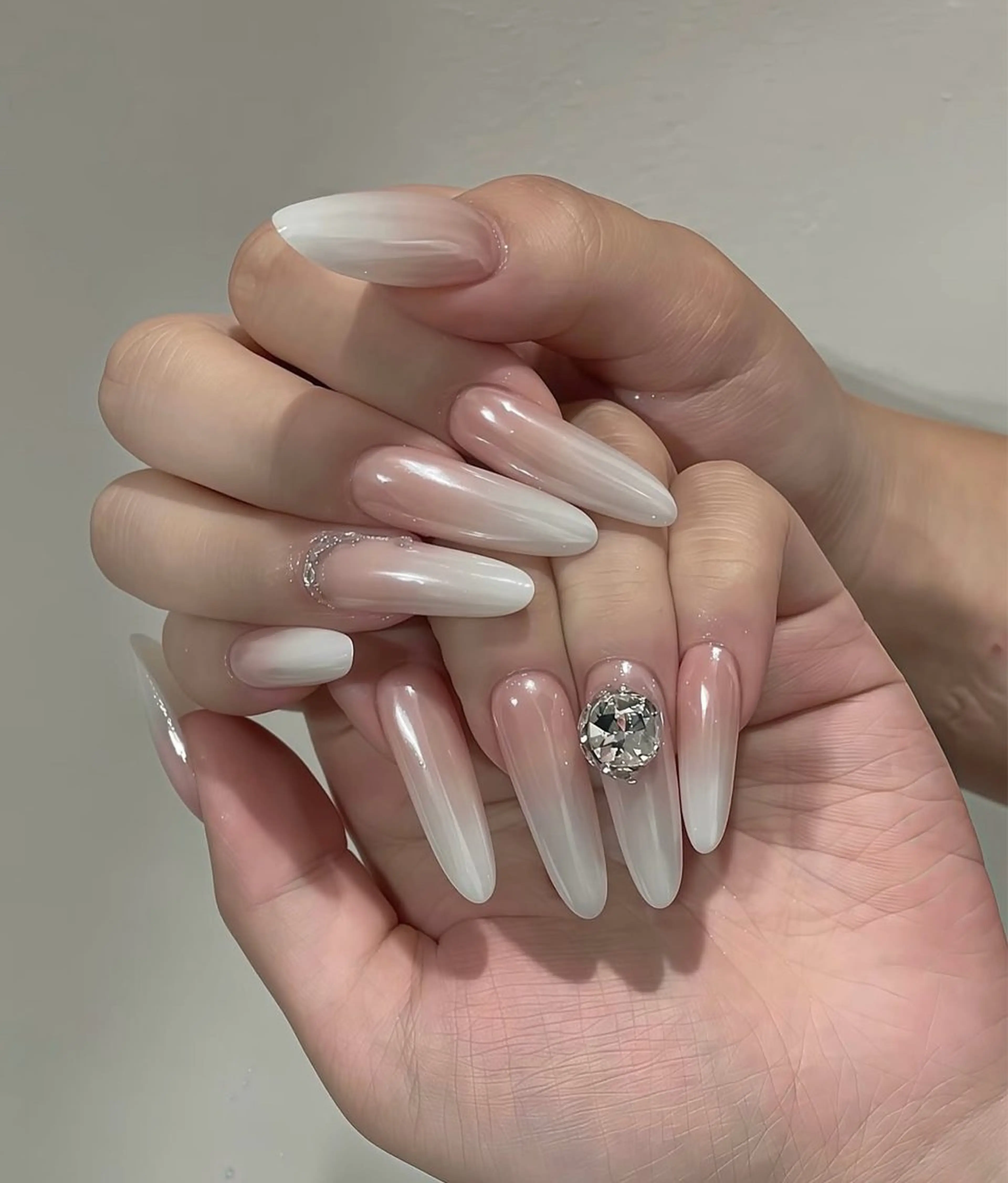 ネイル アートネイル オーロラネイル ブルー チークネイル フットネイル NAILS168 新大久保店のネイルデザイン