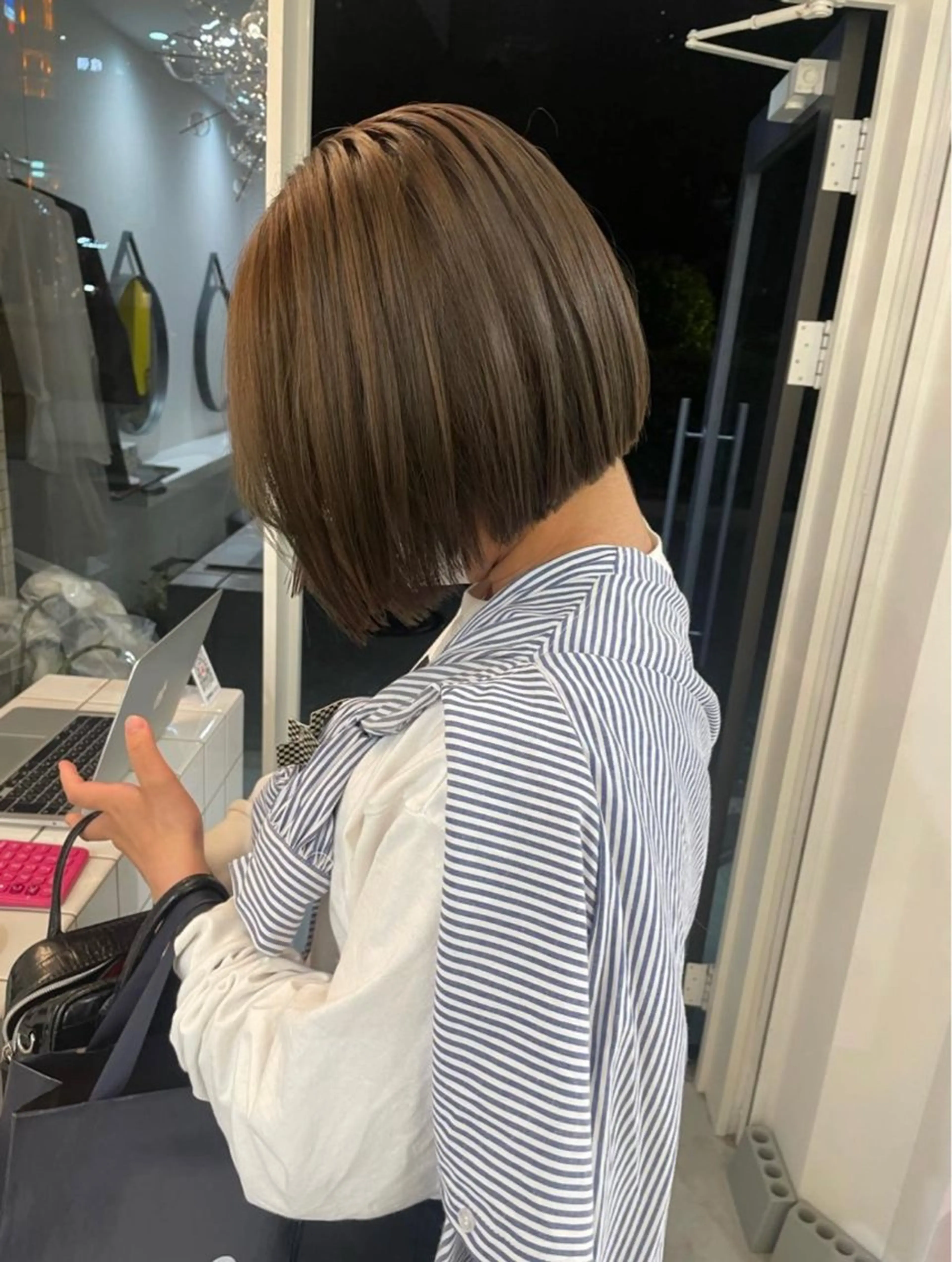 ミディアム toko / ブリーチなしカラーのヘアスタイル