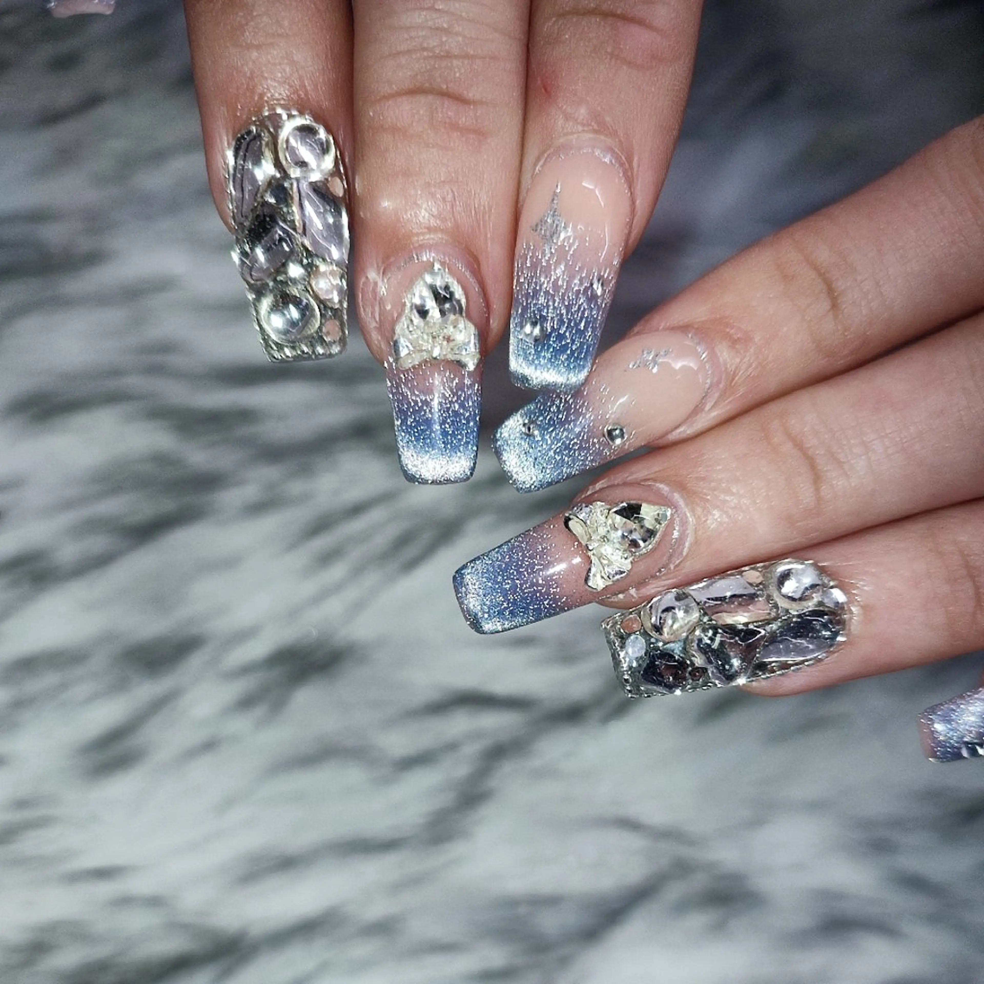 ネイル ハンドネイル RUNWAY 　　の眉毛・アイブロウイメージ