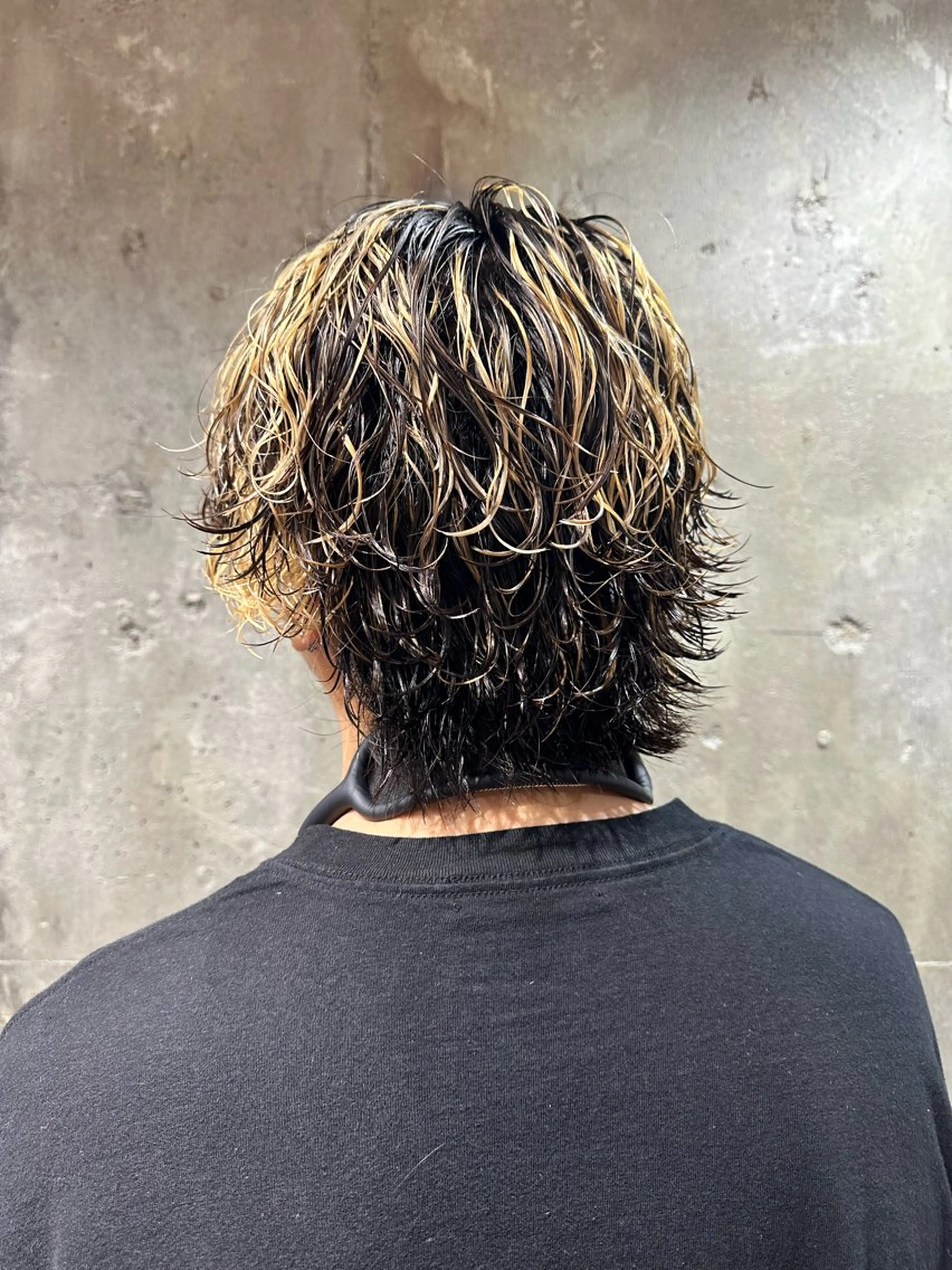 ミディアム パーマ メンズ ミディアムパーマ メンズパーマ 波巻きパーマ メンズウルフカット ウルフカット MEN'S SALON SOLEIL by alfRed所属・SOLEIL 白井 ／メンズ専門のヘアスタイル