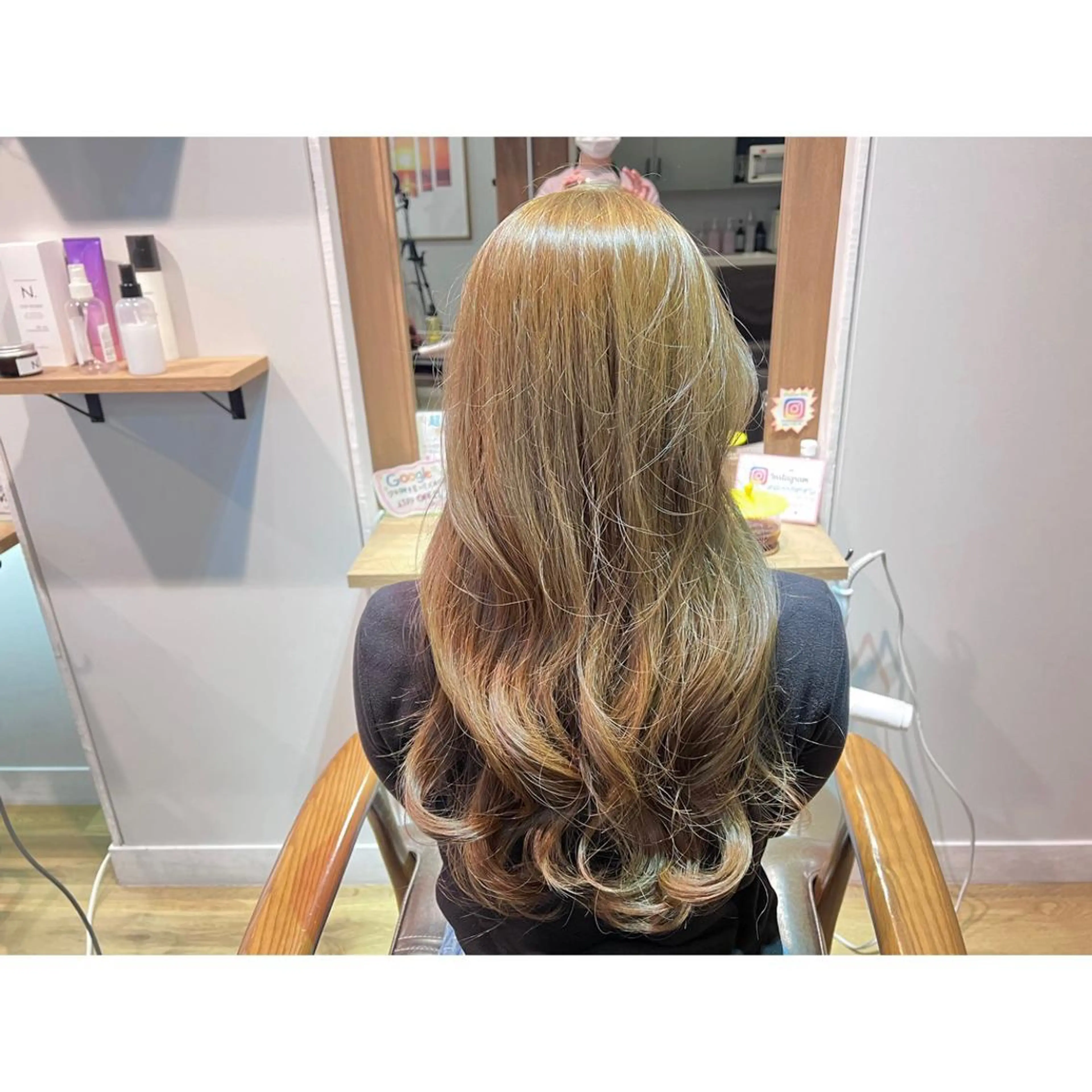 ロング カラー ベージュカラー オリーブベージュ ヘアカラー トリートメント ツキダテ ユイのヘアスタイル