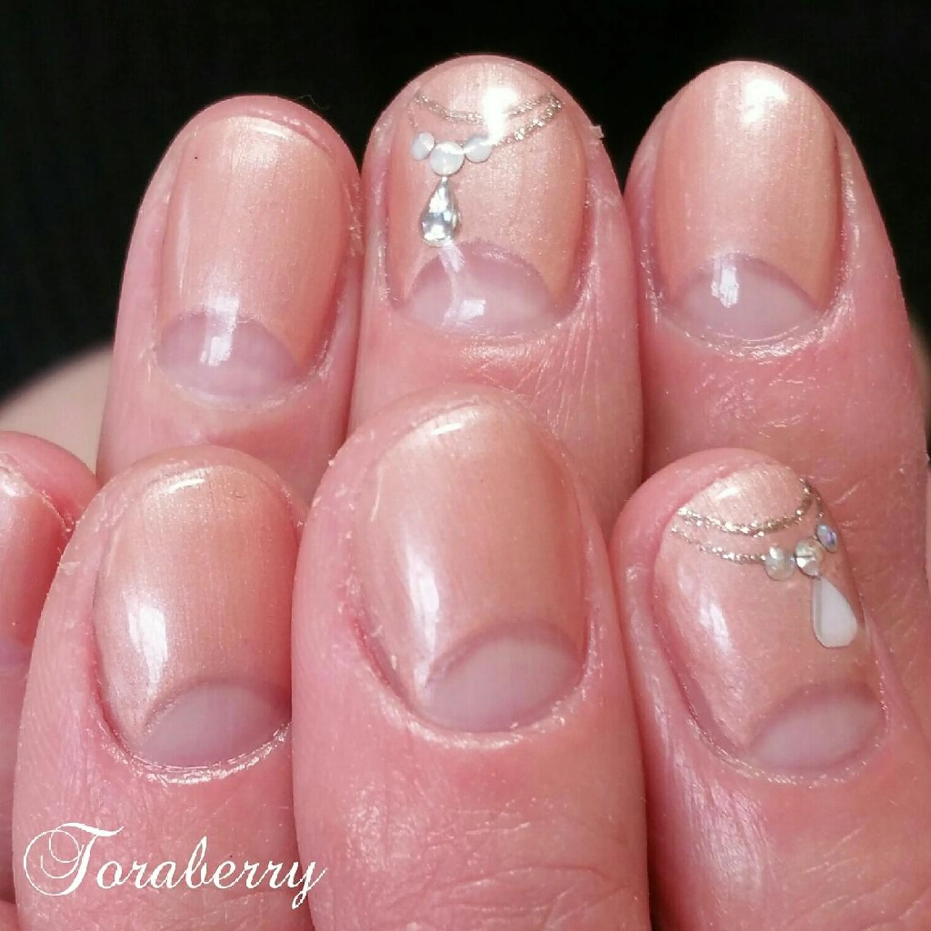 ネイル フレンチネイル 逆フレンチ ハンドネイル ネイリスト なつみのネイルデザイン