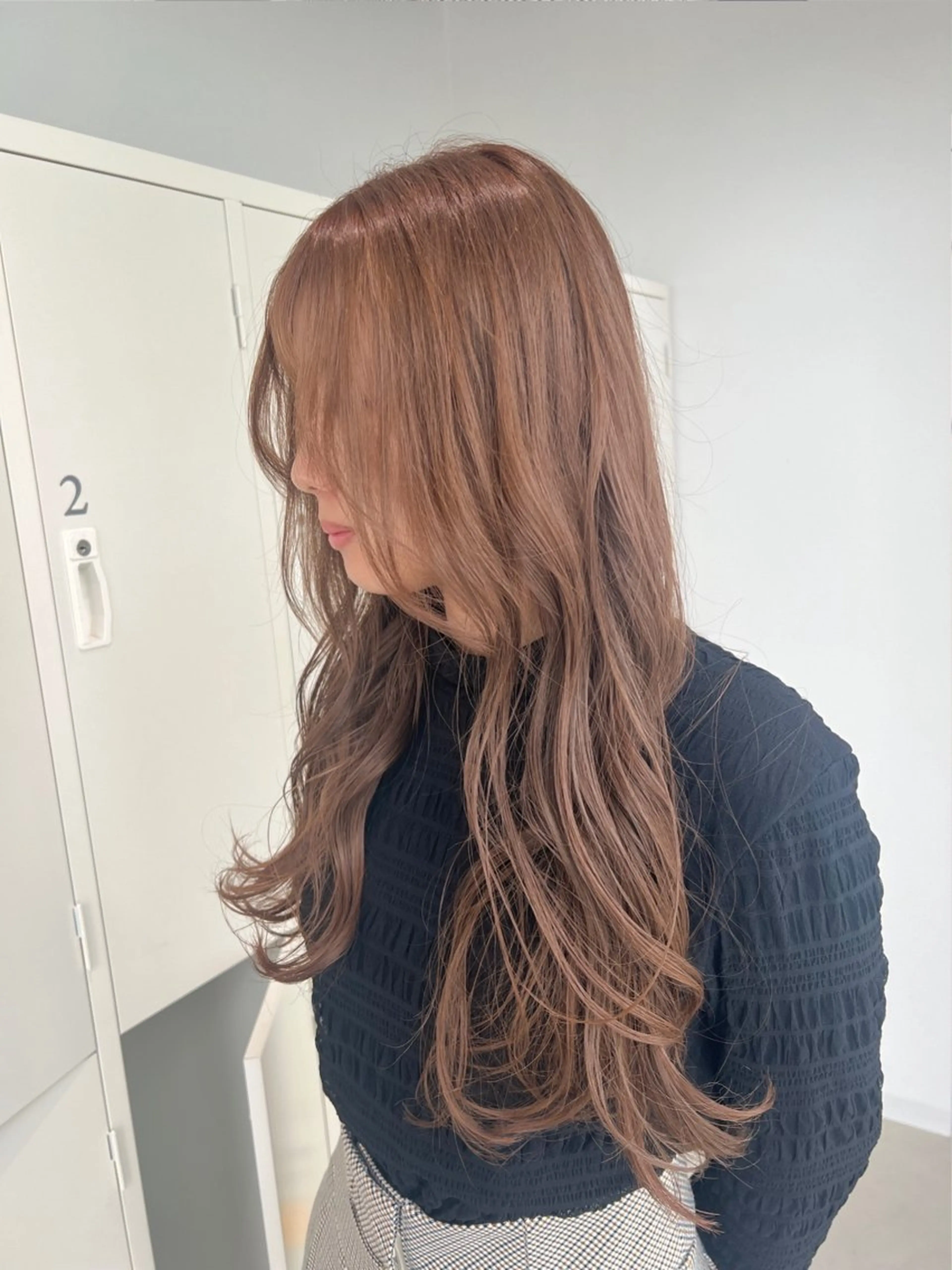 ロング カラー 艶ハイトーン‪‪🔆 ️️️安座間 希のヘアスタイル