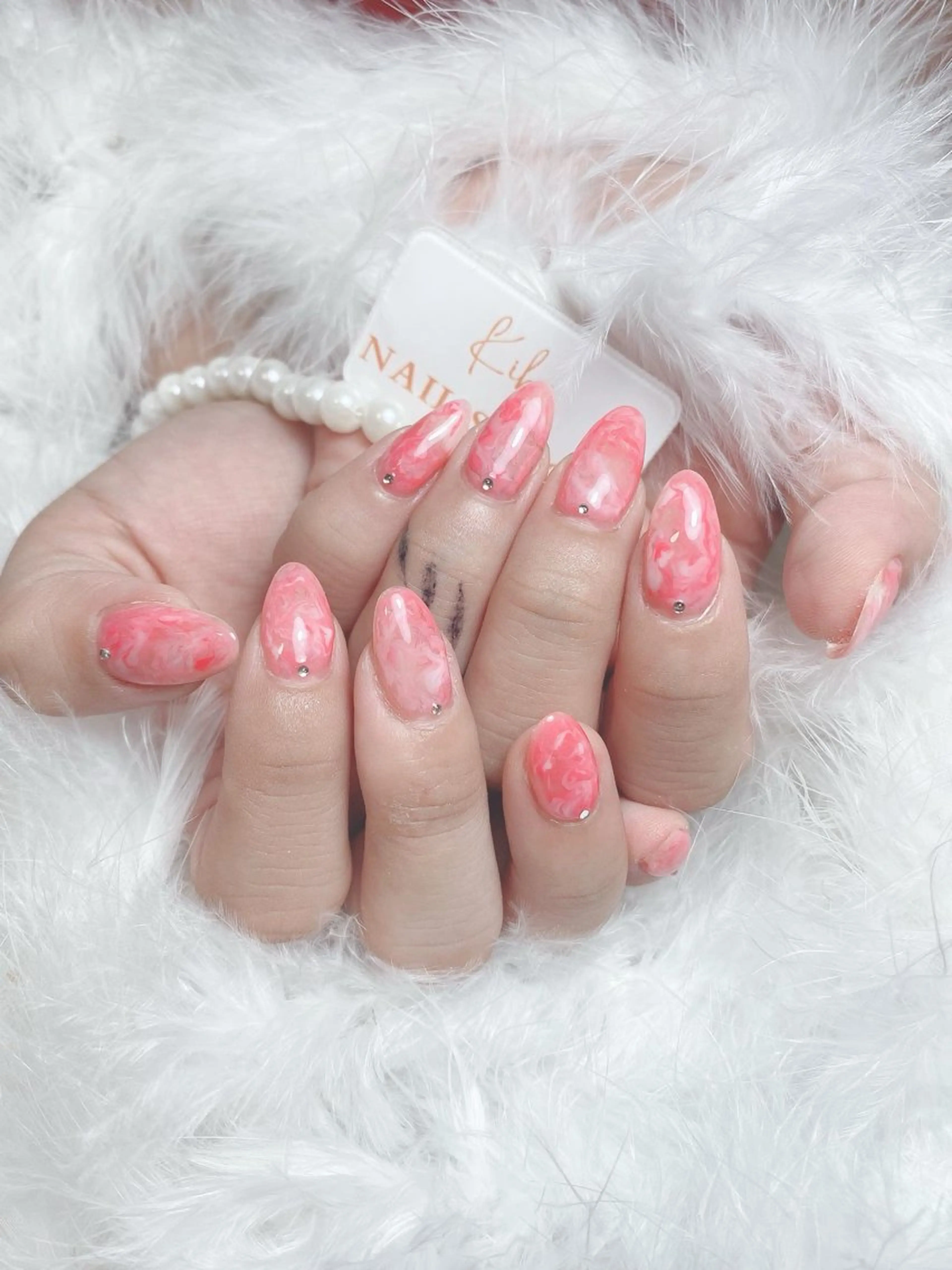 ネイル アートネイル フレンチネイル ジェルネイル グラデーション 韓国ネイル ハンドネイル 💕鈴木ユリ パラジェル/オフ無料のネイルデザイン