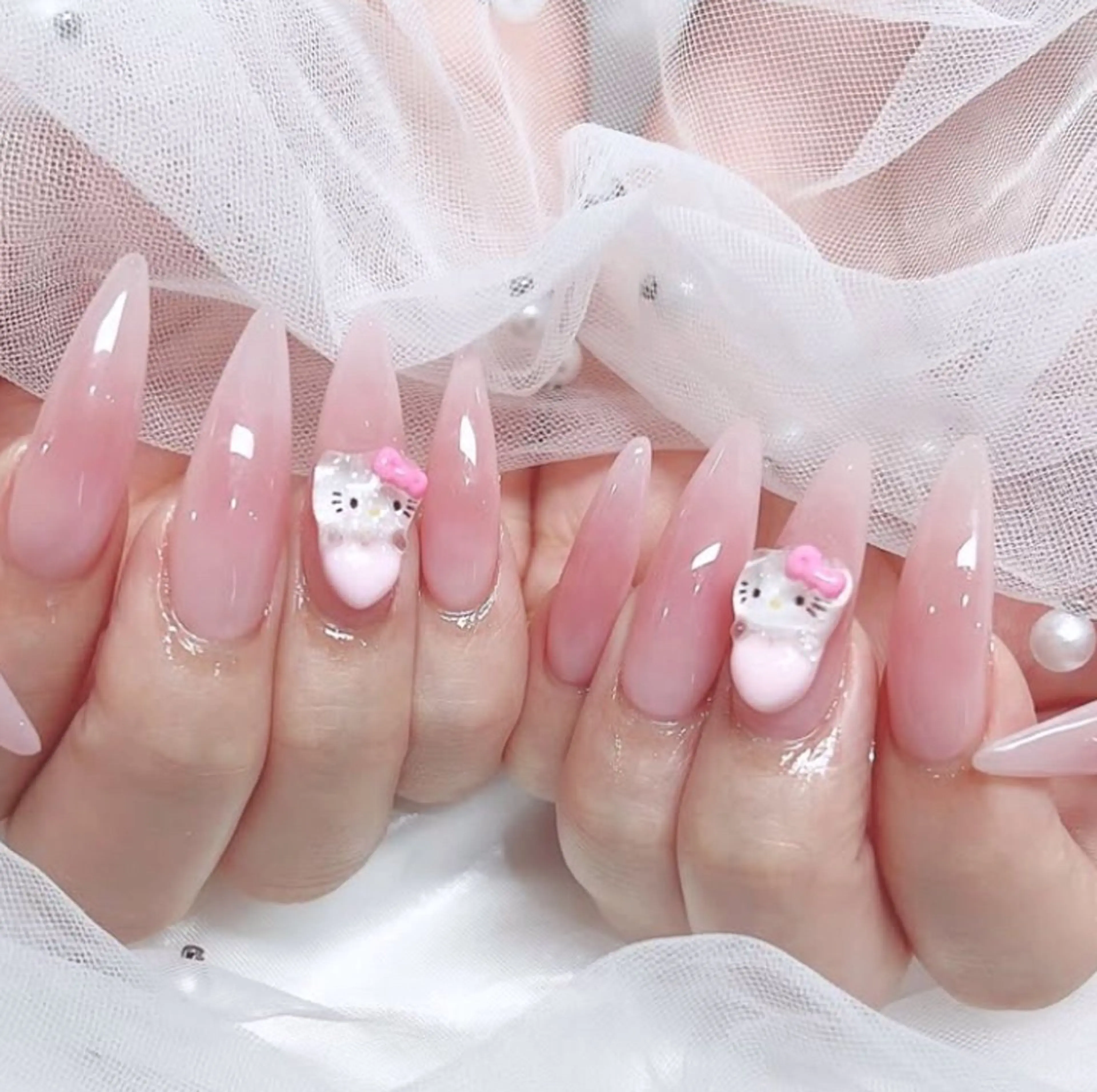 ネイル 長さ出し グラデーション キラキラネイル 韓国ネイル ラメ(グリッター) ハンドネイル ハンドケア Chisa Nail Studio所属・チ サのネイルデザイン