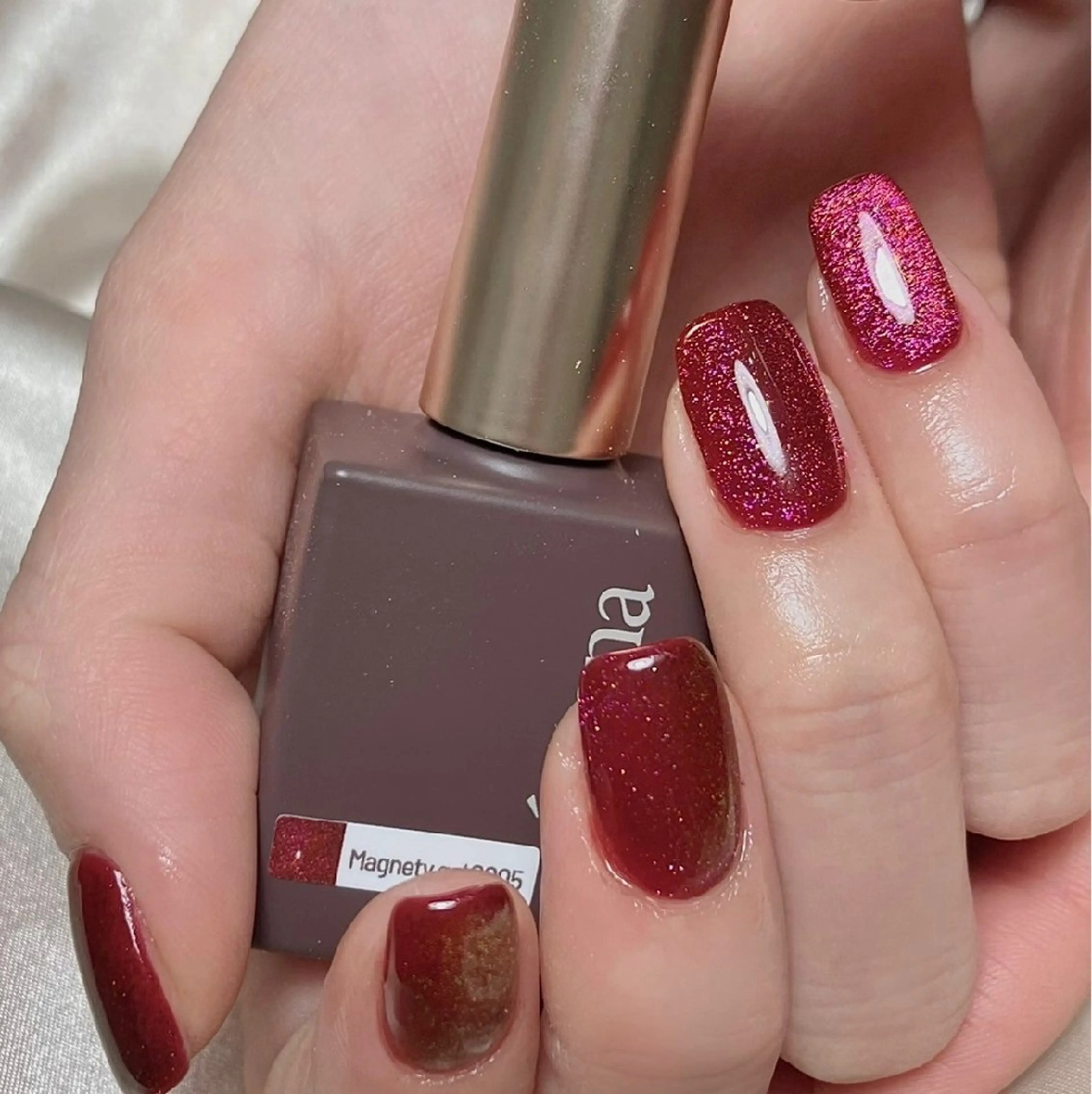 ネイル マグネットネイル マグネットワンカラー ワンカラーネイル ハンドネイル nailsalon　blast所属・atelier　 univ.のネイルデザイン