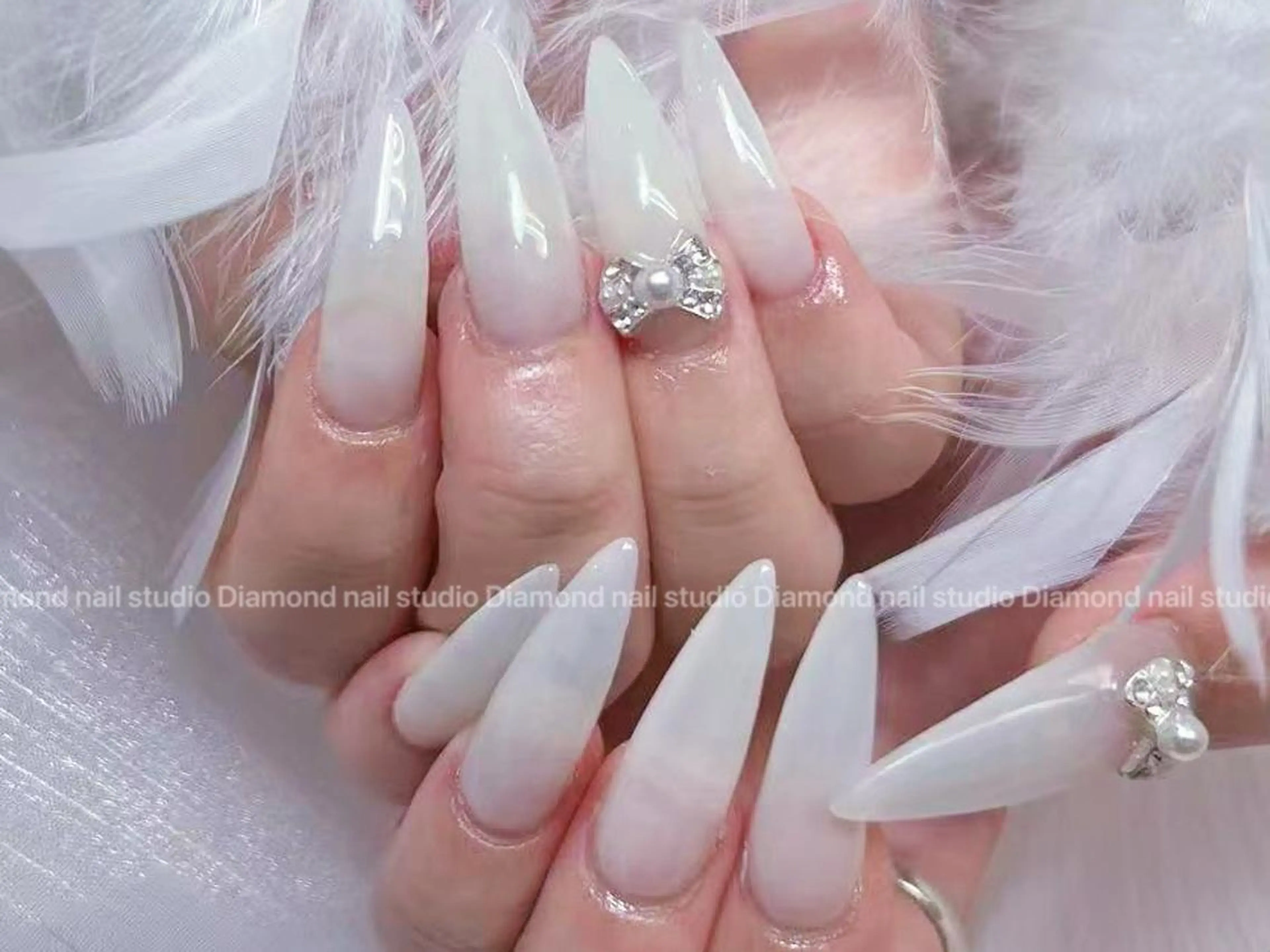 ネイル アートネイル オーロラネイル ガーリー キラキラネイル 韓国ネイル ハンドネイル Diamond ✨のネイルデザイン