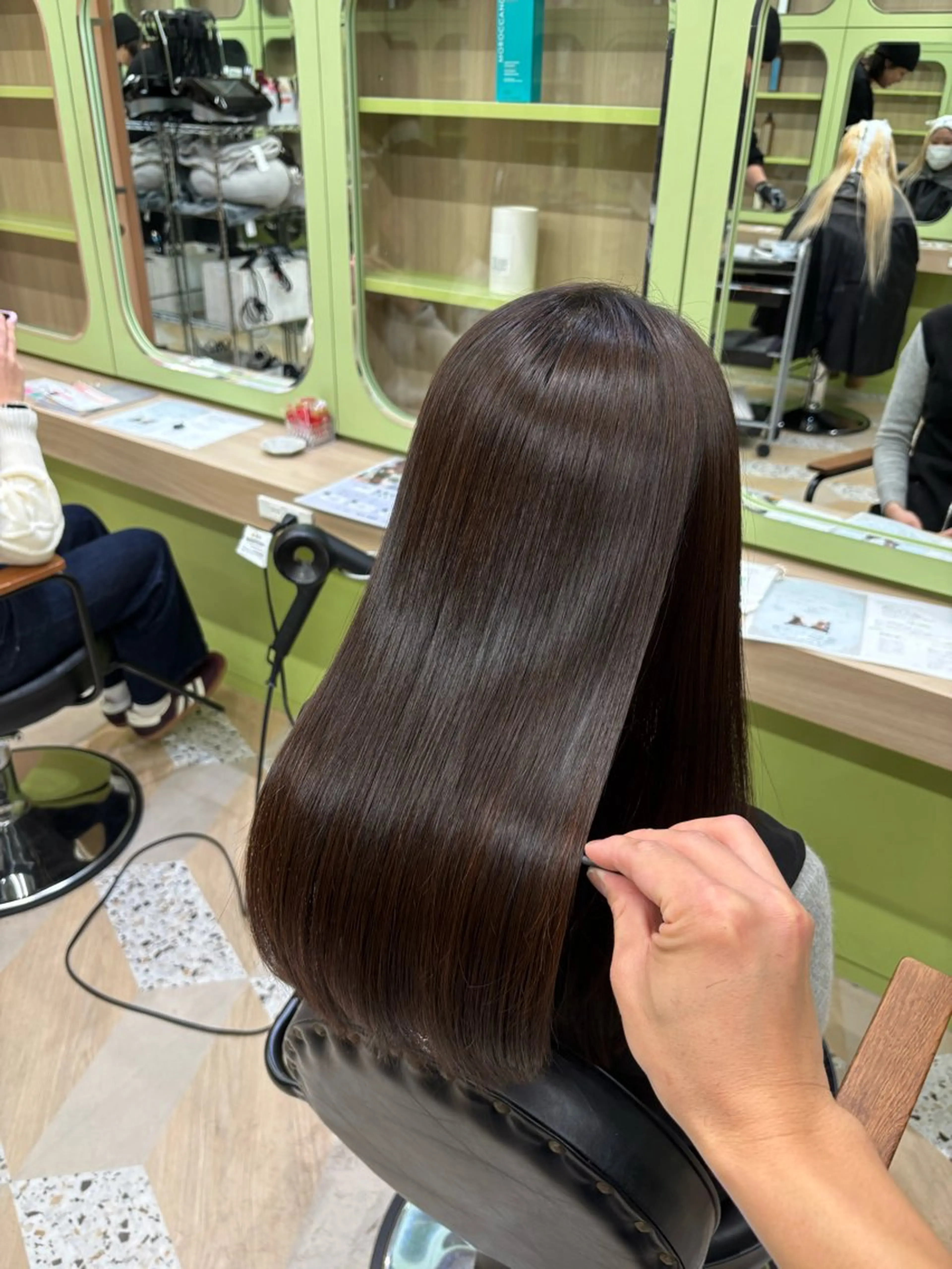 ロング パーマ 髪質改善 縮毛矯正 トリートメント ストレートパーマ カット ヘアカラー 縮毛矯正 トリートメント 朝が楽になる髪質改善 /美髪矯正/KOHのヘアスタイル