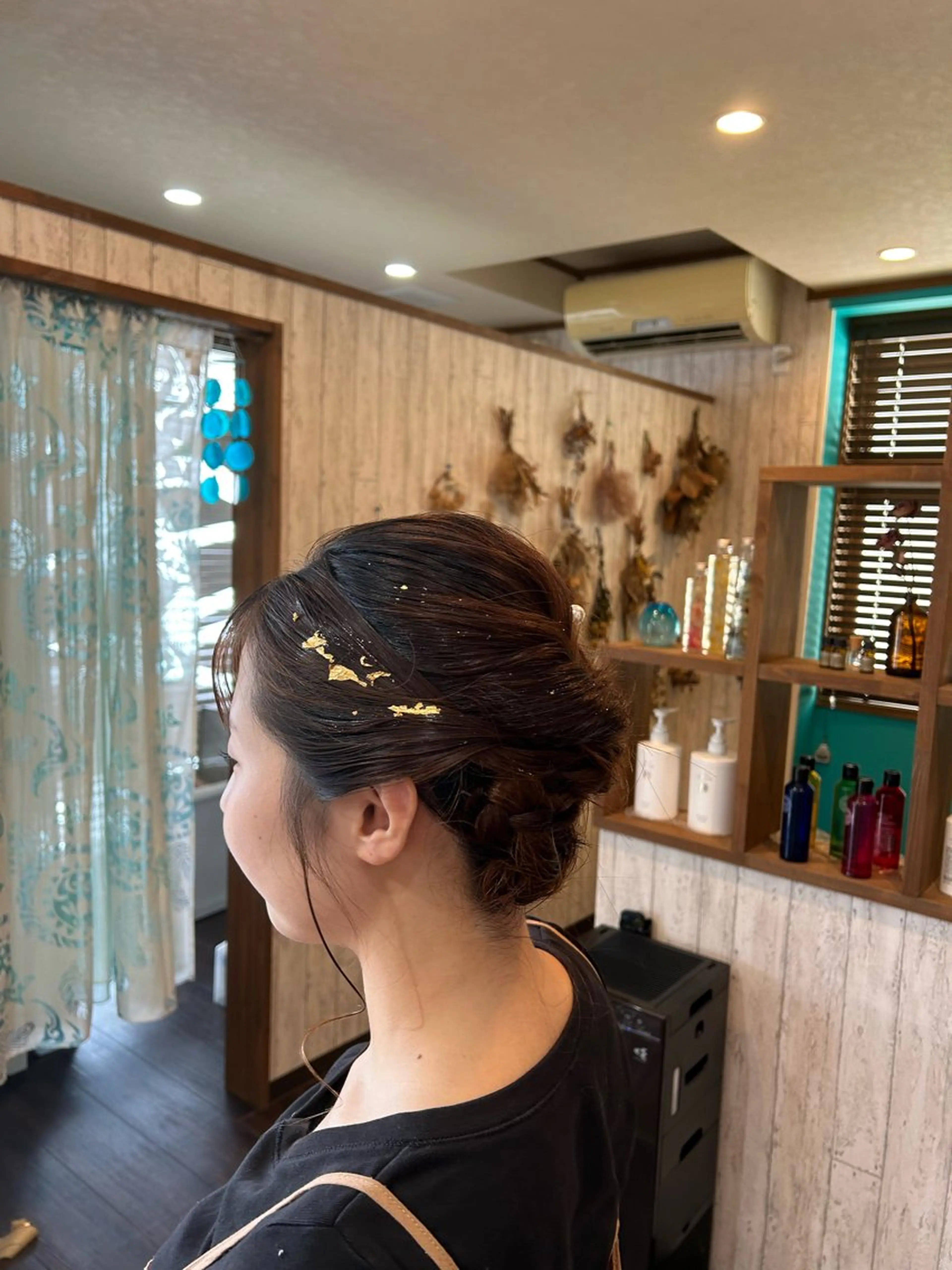 ミディアム 早坂 さくらのヘアスタイル