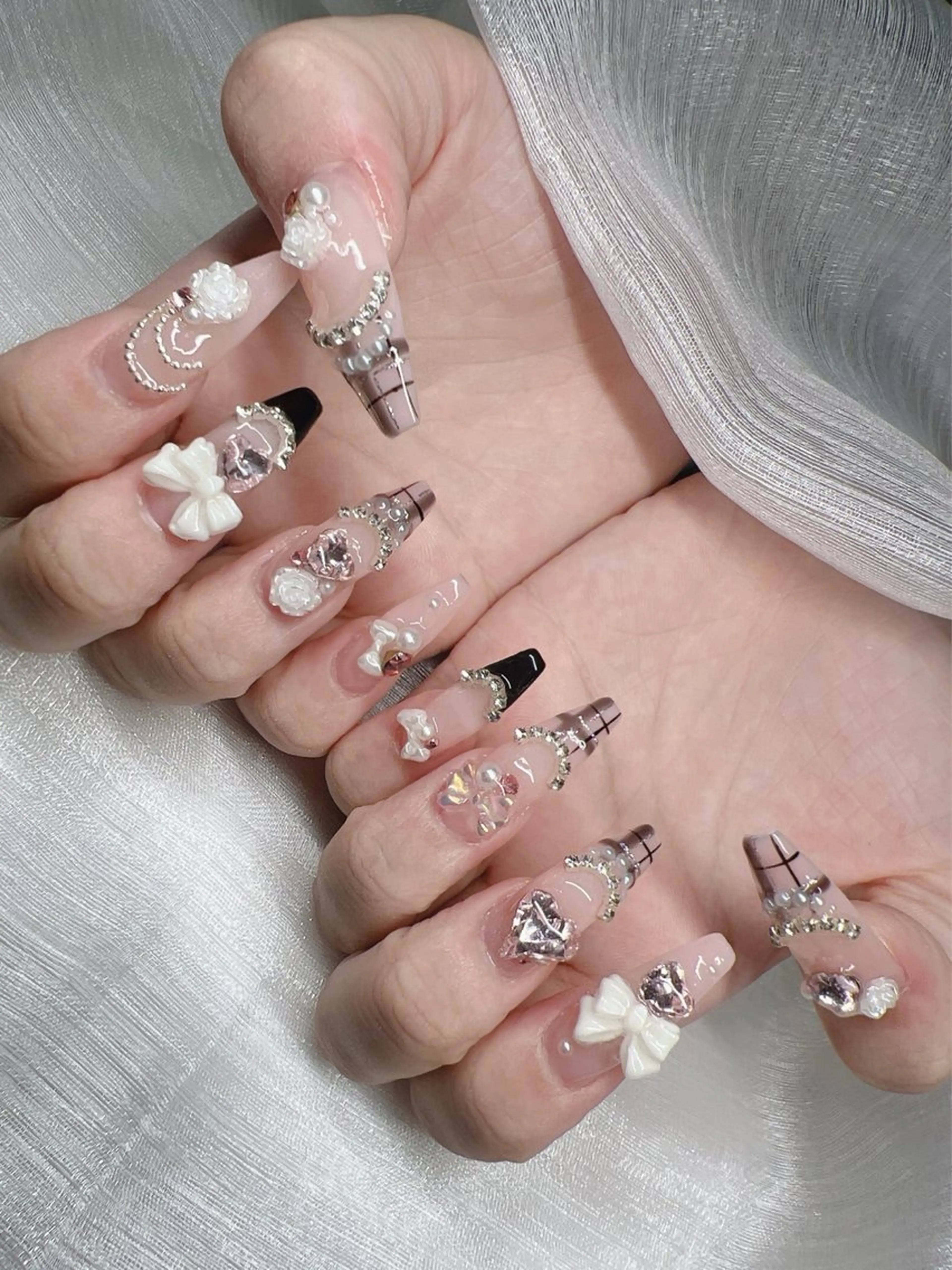 ネイル 長さ出し グラデーション 卒業式 キラキラネイル マグネットネイル ハンドネイル Lee Nails チップ長さだし専門店のネイルデザイン