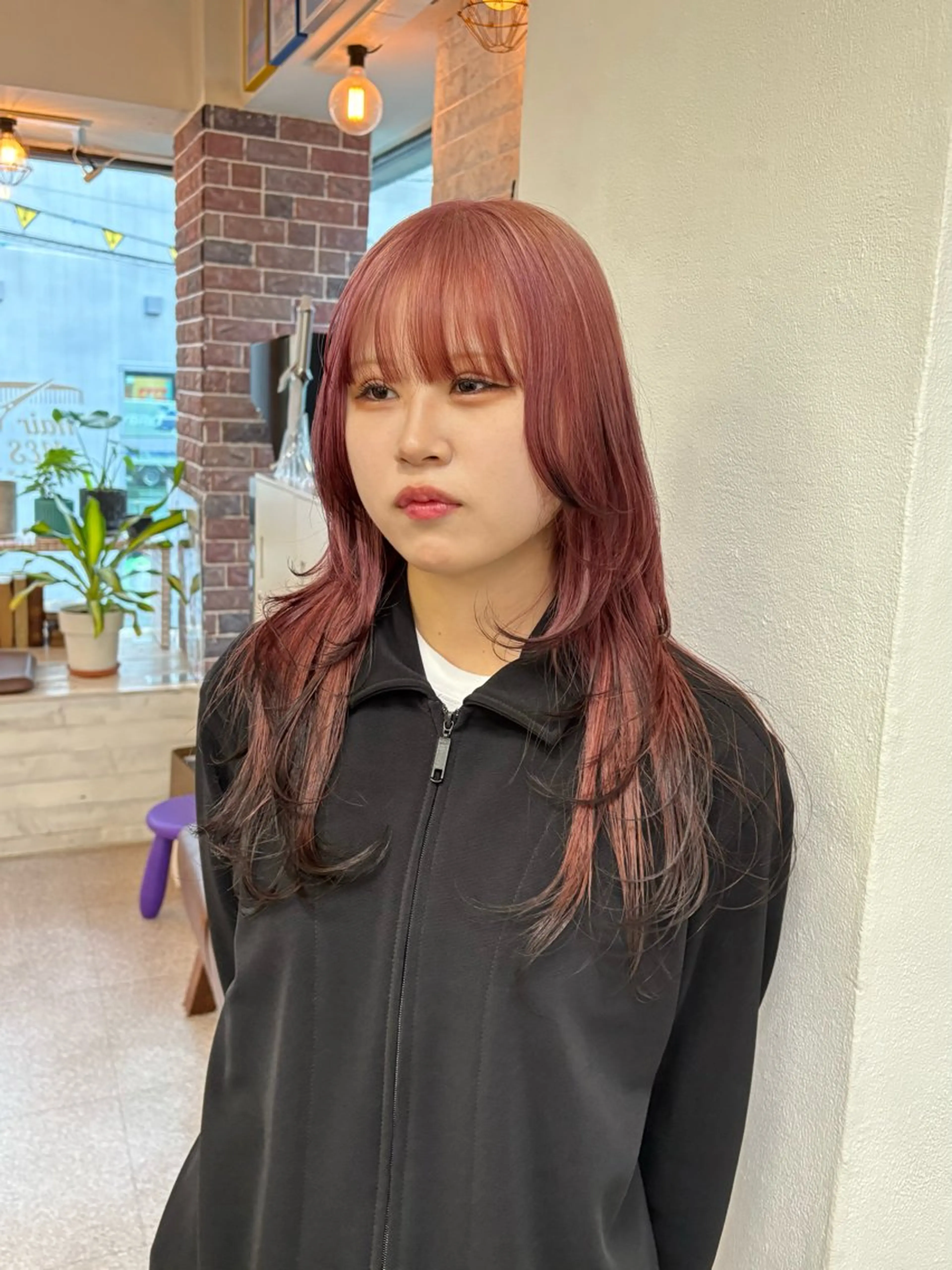 セミロング カラー デザインカラー ハッシュカット ヘアカラー エクステ ハイトーン 💭黒崎ハルカのヘアスタイル