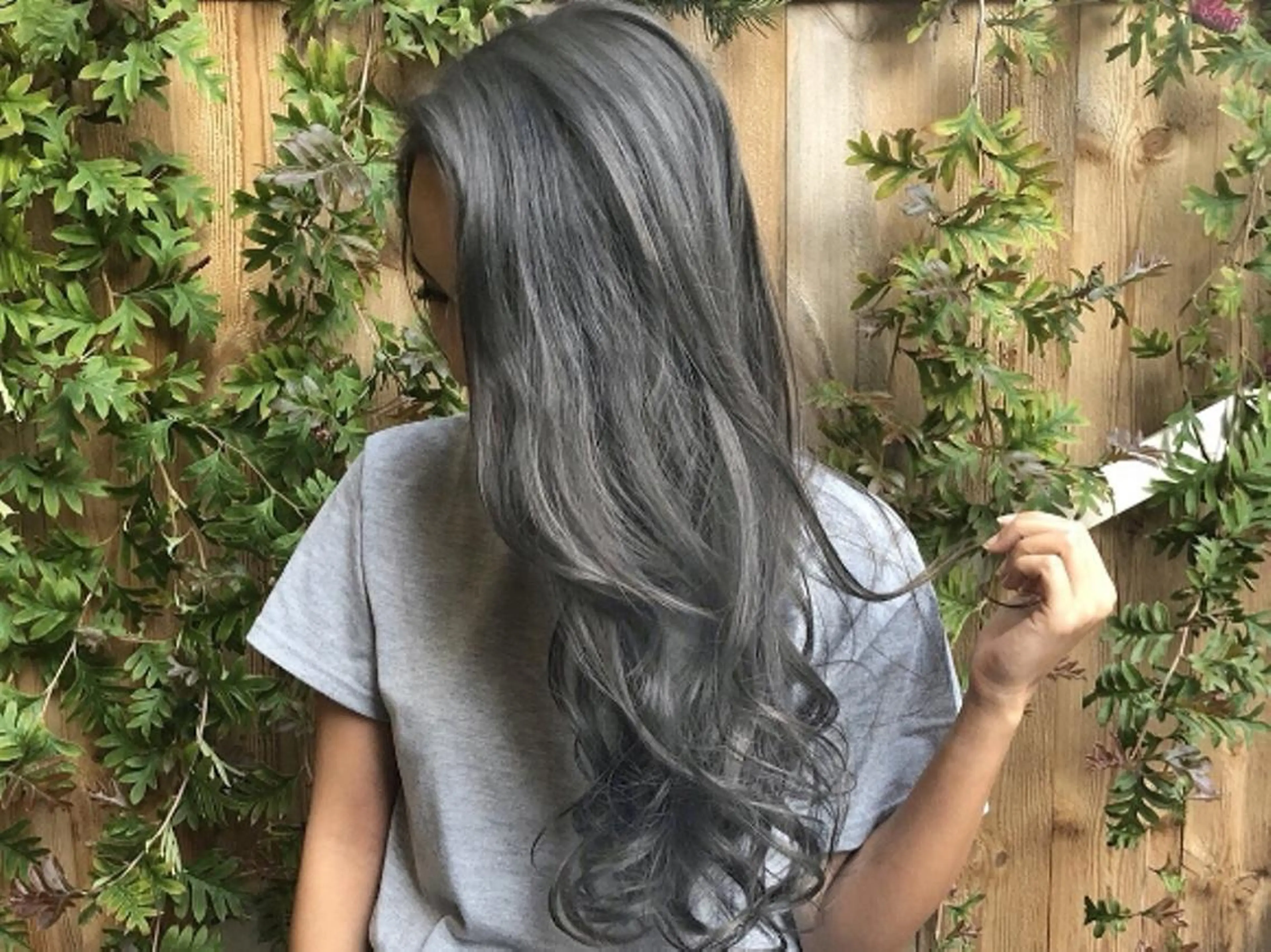 ロング カラー パーマ ヘアアレンジ Device ディバイスのヘアスタイル