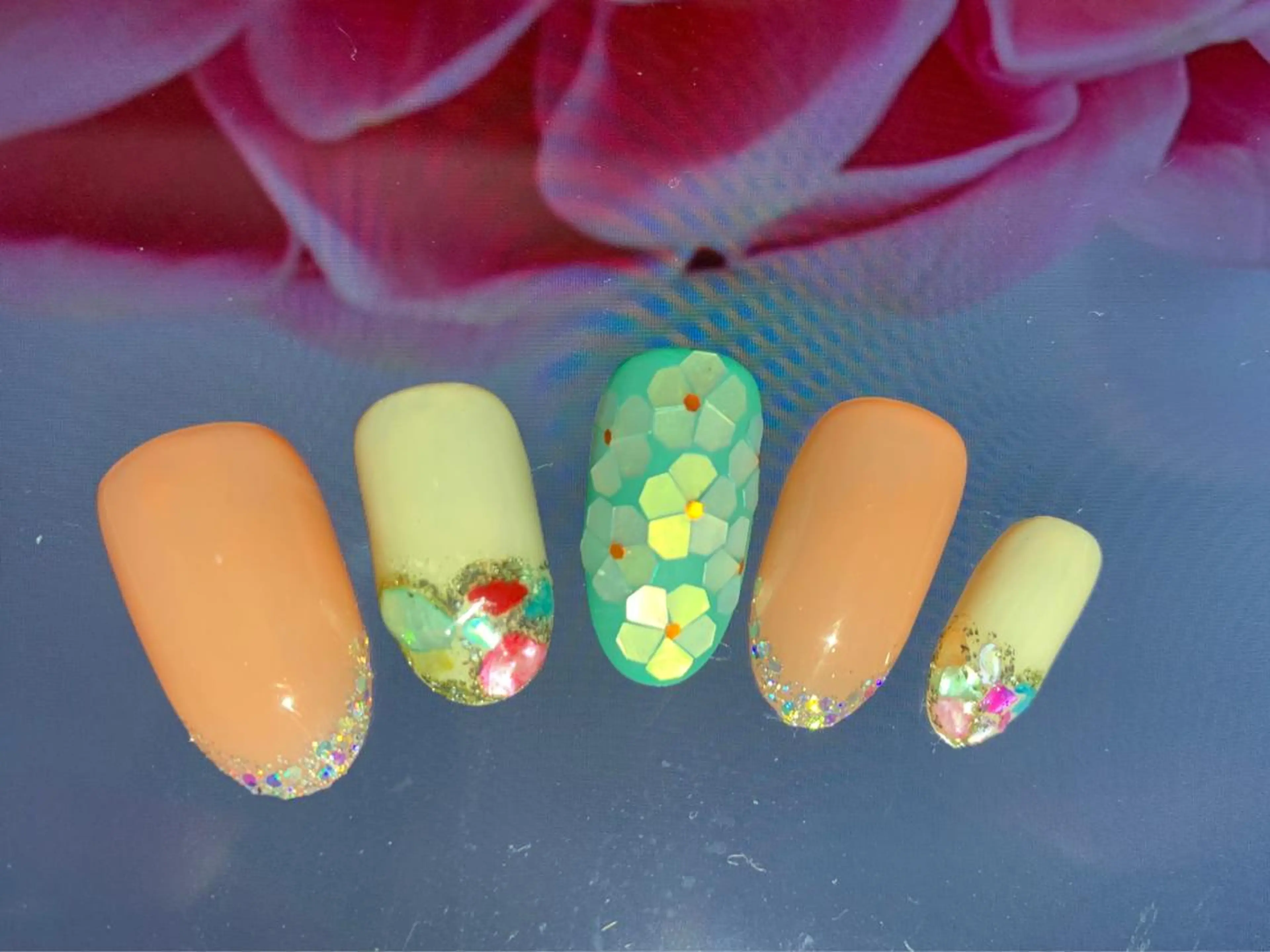 ネイル グリーン ホログラムネイル マットネイル noheanail YONEDAのネイルデザイン