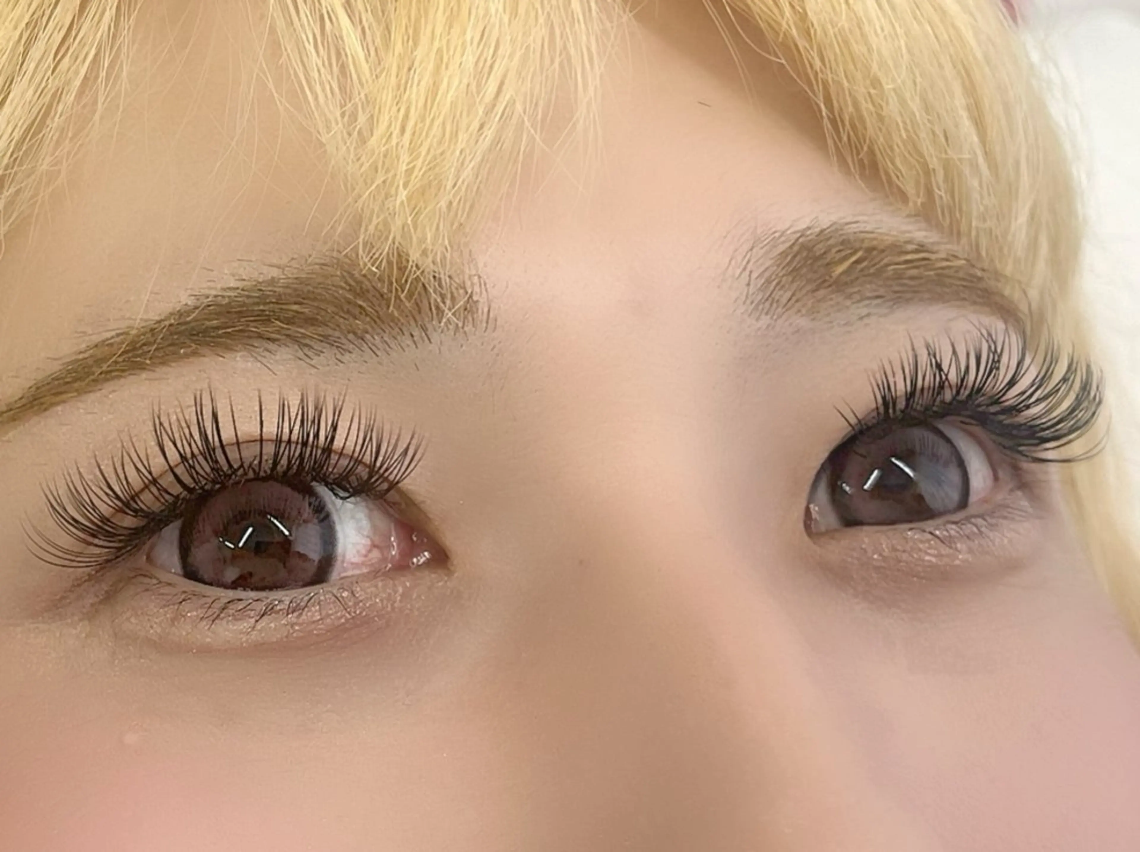 《LEDエクステ》ダブルフラットラッシュ80束の写真