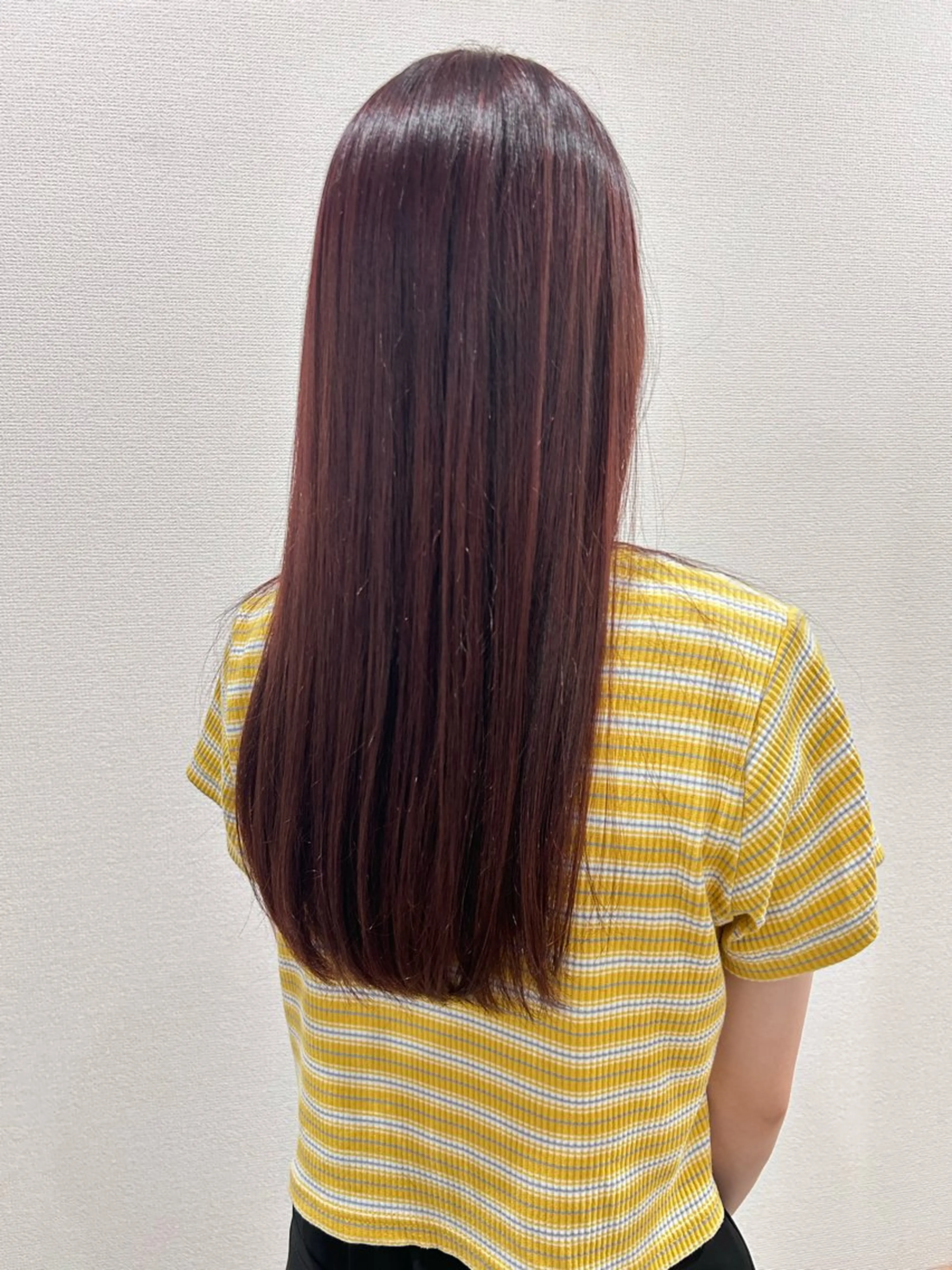 ロング カラー ピンクカラー レッドカラー ヘアカラー トリートメント SALOWIN 新宿三丁目me+所属・レイヤー/ボブ/ パーマ/HARUKAのヘアスタイル