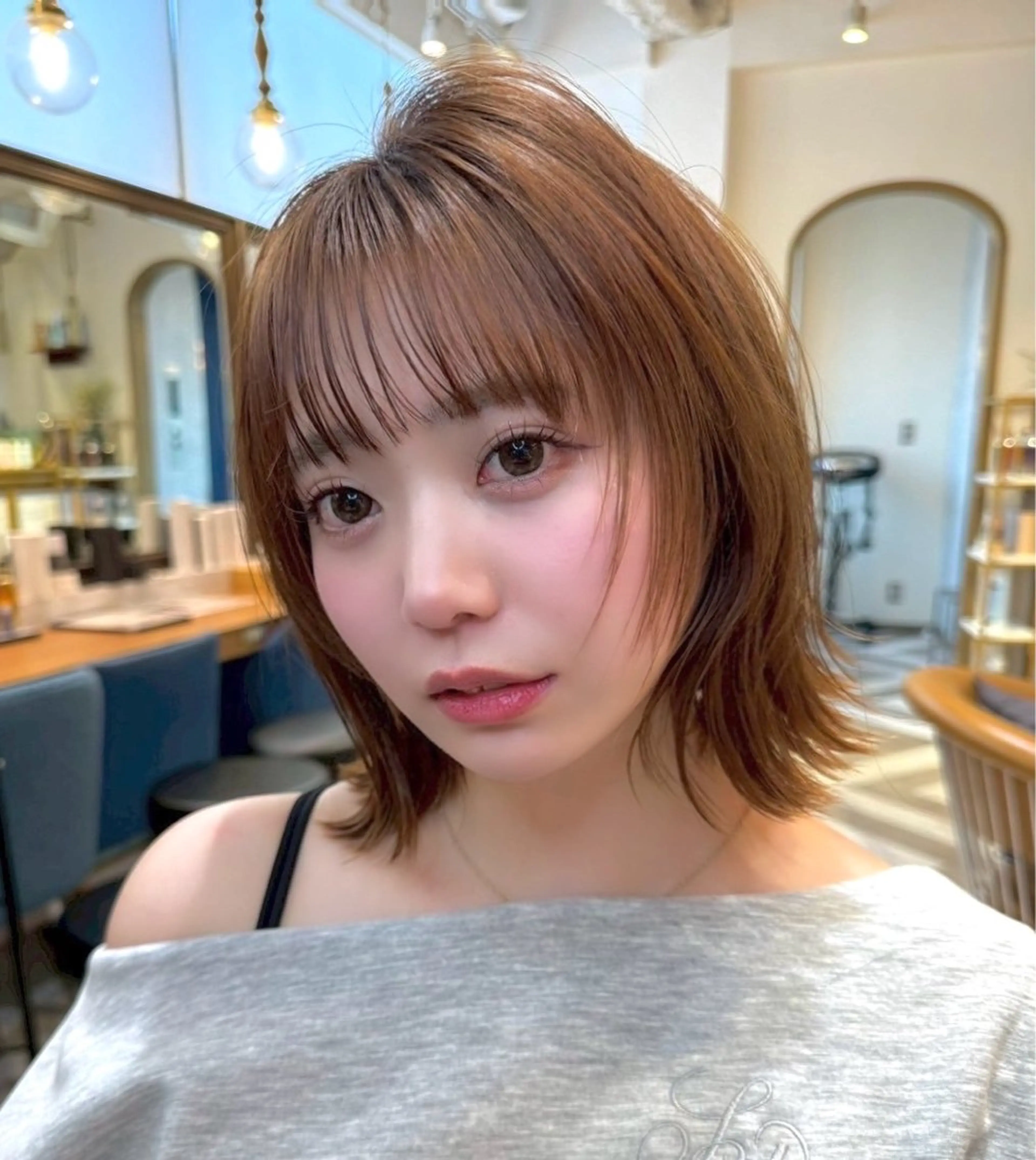 ショート レイヤーカット /透明感カラー西田のヘアスタイル