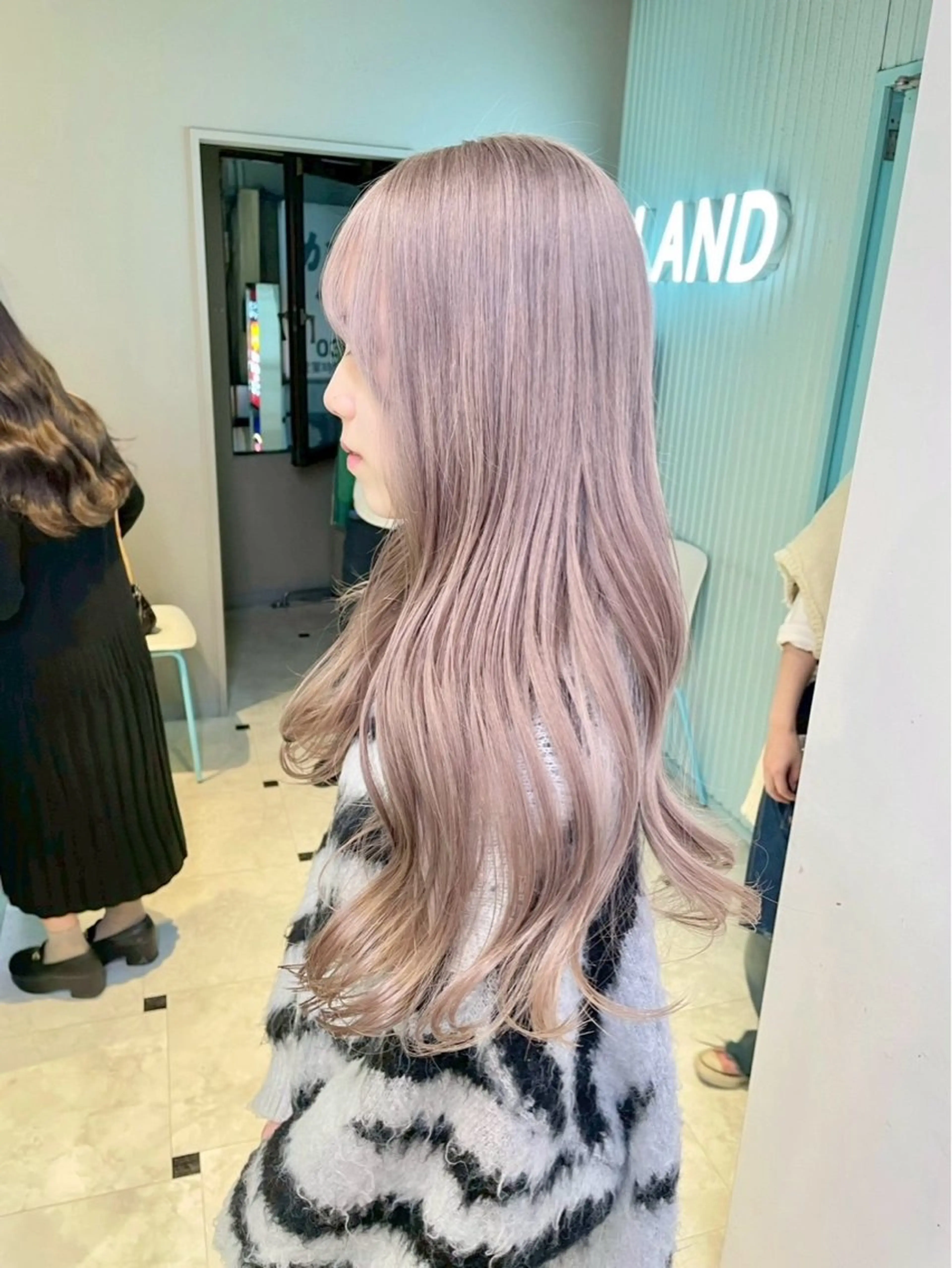 ロング カラー ハイトーン/韓国 レイヤー/るか🎀のヘアスタイル