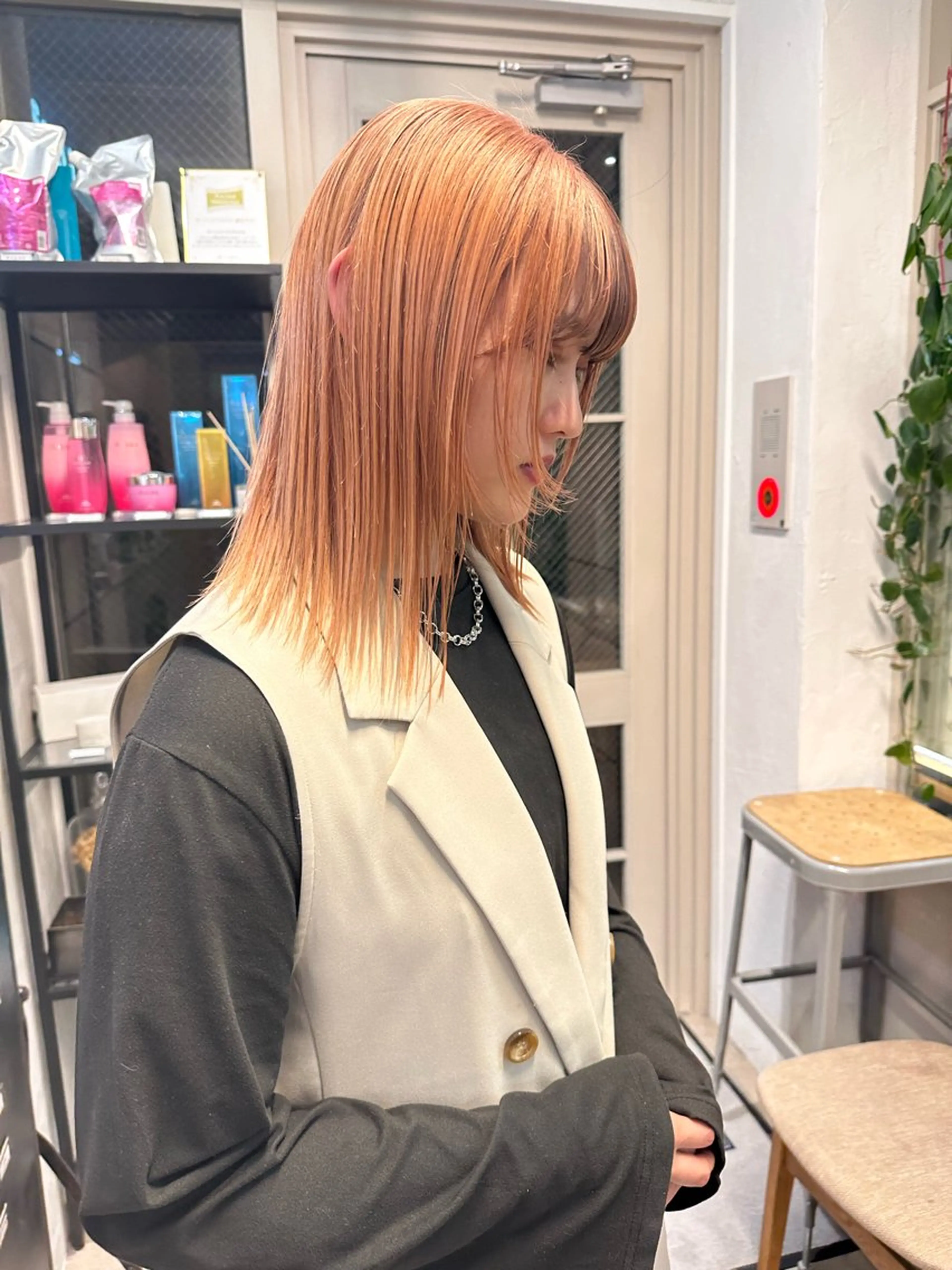 セミロング カラー ブリーチ ハイトーンカラー ブリーチなしカラー オレンジ ボブ カット ヘアカラー トリートメント REINA☁️透明感 カラー/ぷつっと♡のヘアスタイル