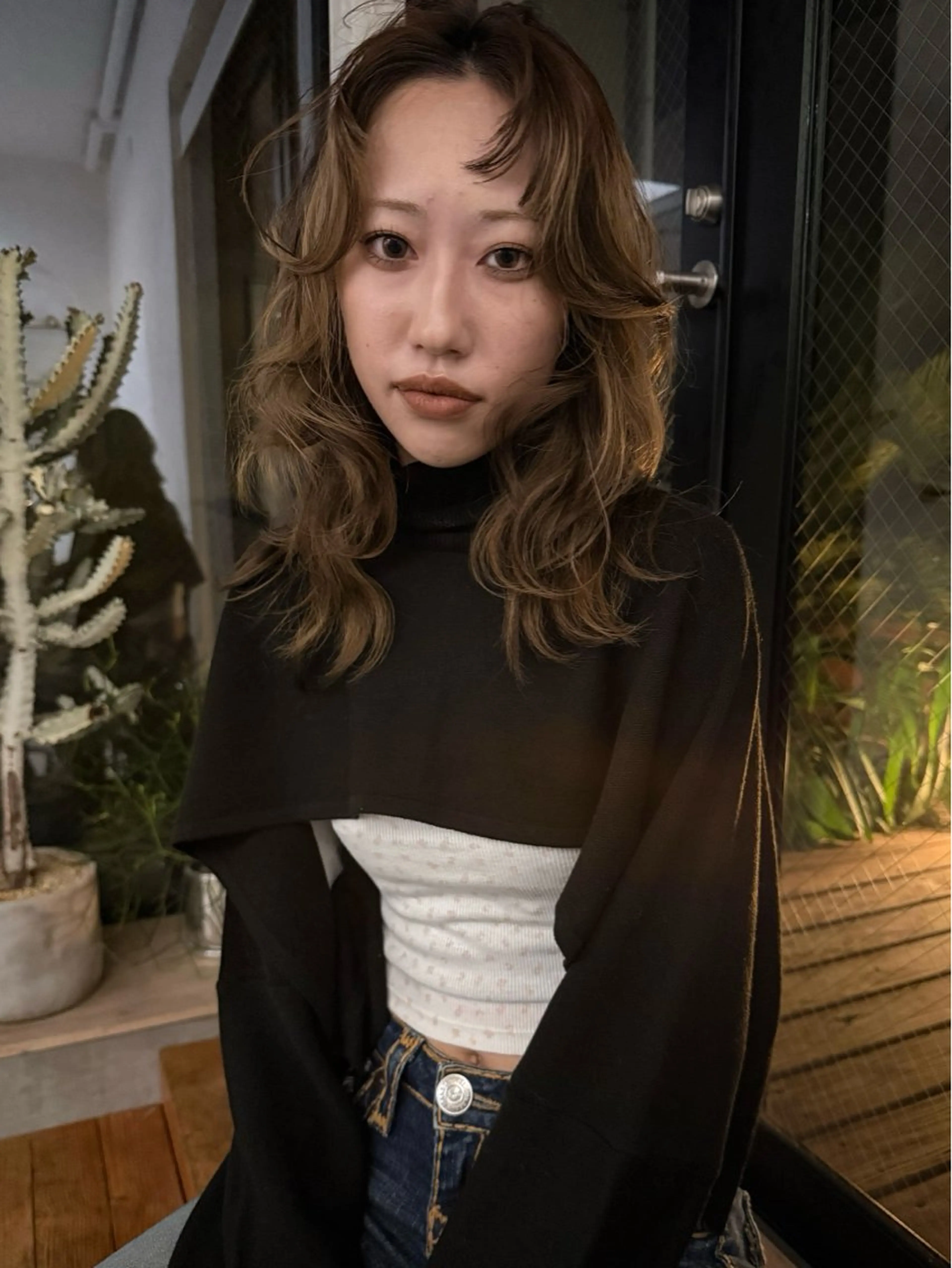 セミロング ヘアカラー イシイ モエカのヘアスタイル